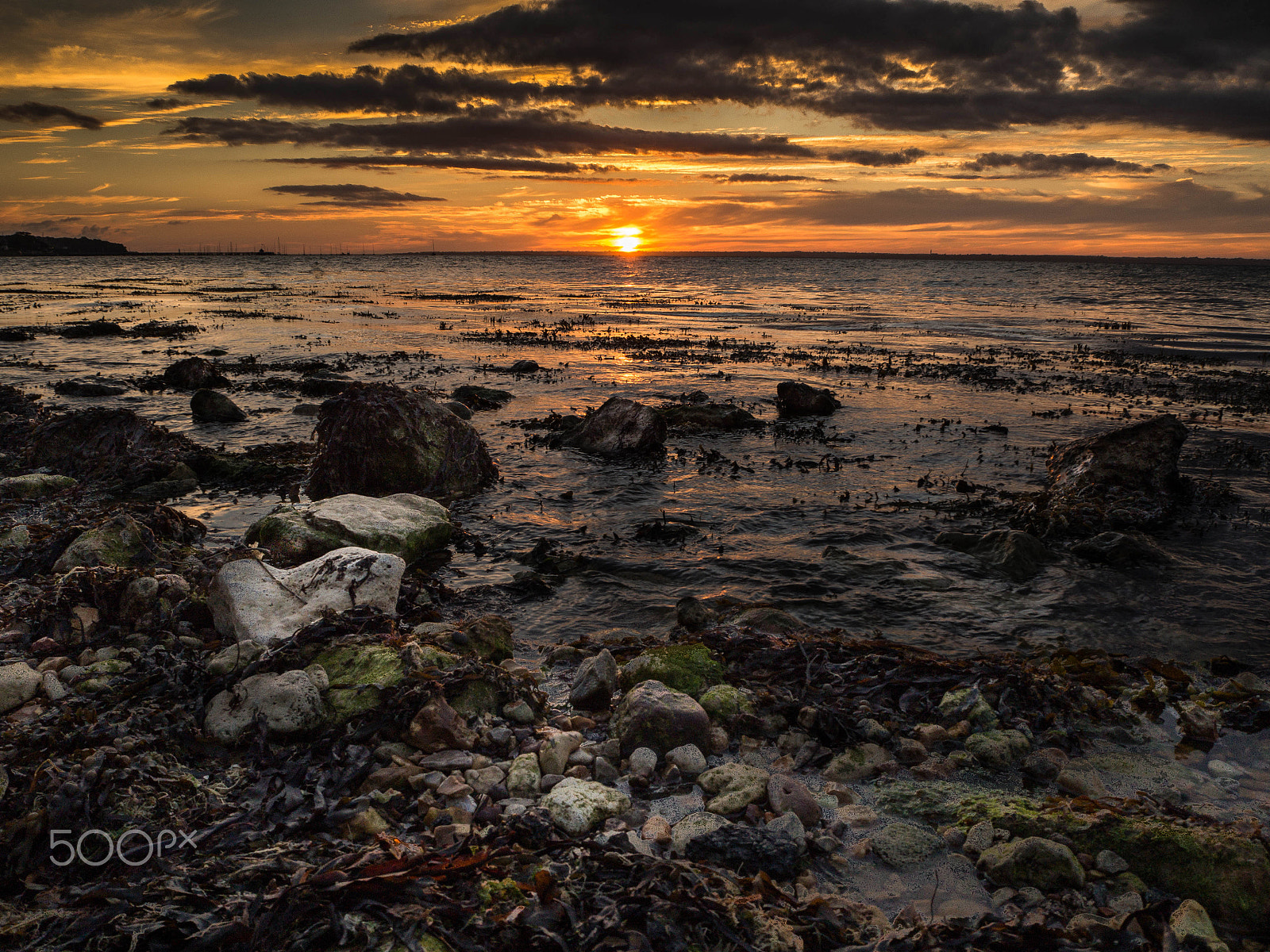 Olympus OM-D E-M10 + Olympus M.Zuiko Digital ED 14-42mm F3.5-5.6 EZ sample photo. Sunset on the solent photography