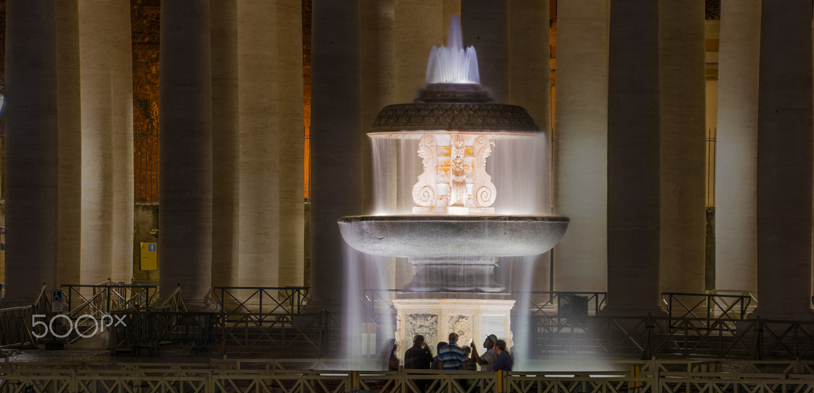 Samsung NX 18-200mm F3.5-6.3 ED OIS sample photo. Fountain photography