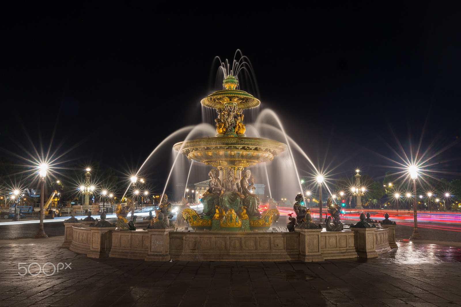 Sony a99 II + Sony Vario-Sonnar T* 16-35mm F2.8 ZA SSM sample photo. Fountain photography