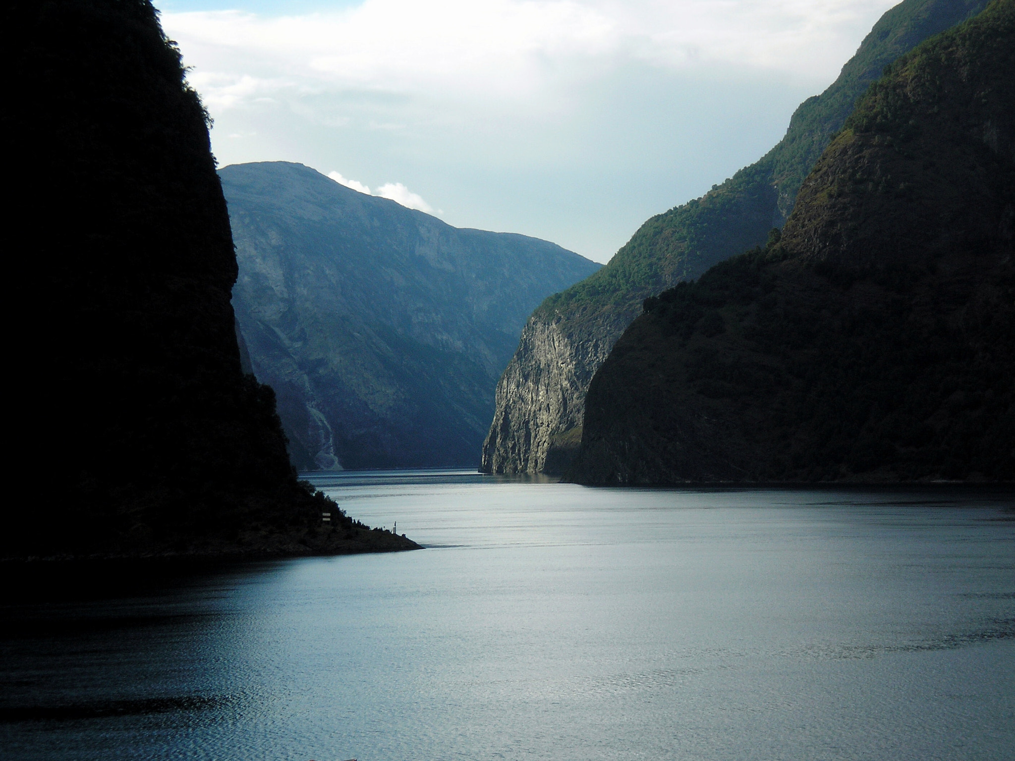 Olympus FE-140,X-725 sample photo. Dawn at geirangerfjord - norway photography
