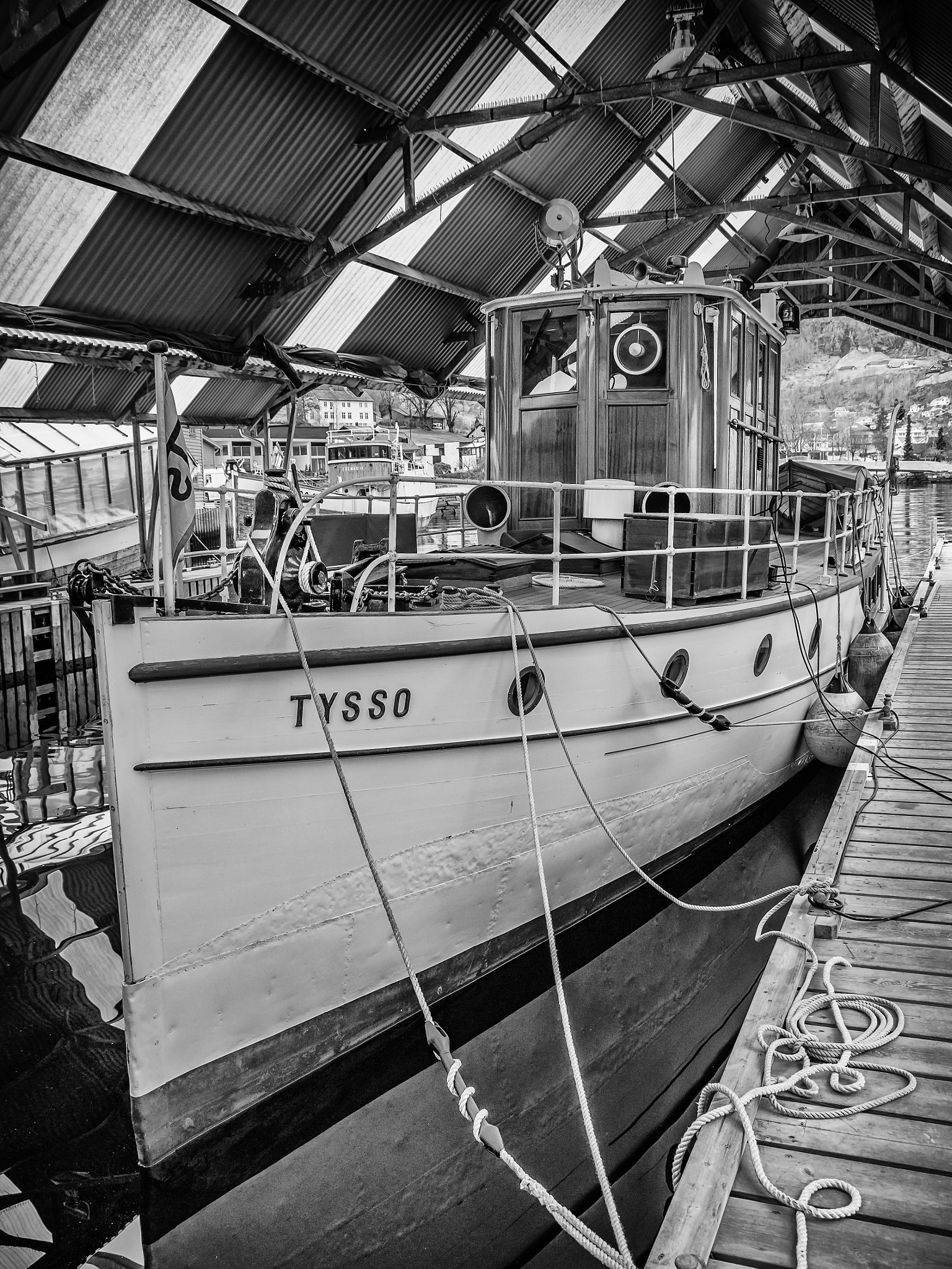 Samsung NX30 + Samsung NX 18-55mm F3.5-5.6 OIS sample photo. "m/y tysso, built in 1917 - still a proud yacht" photography
