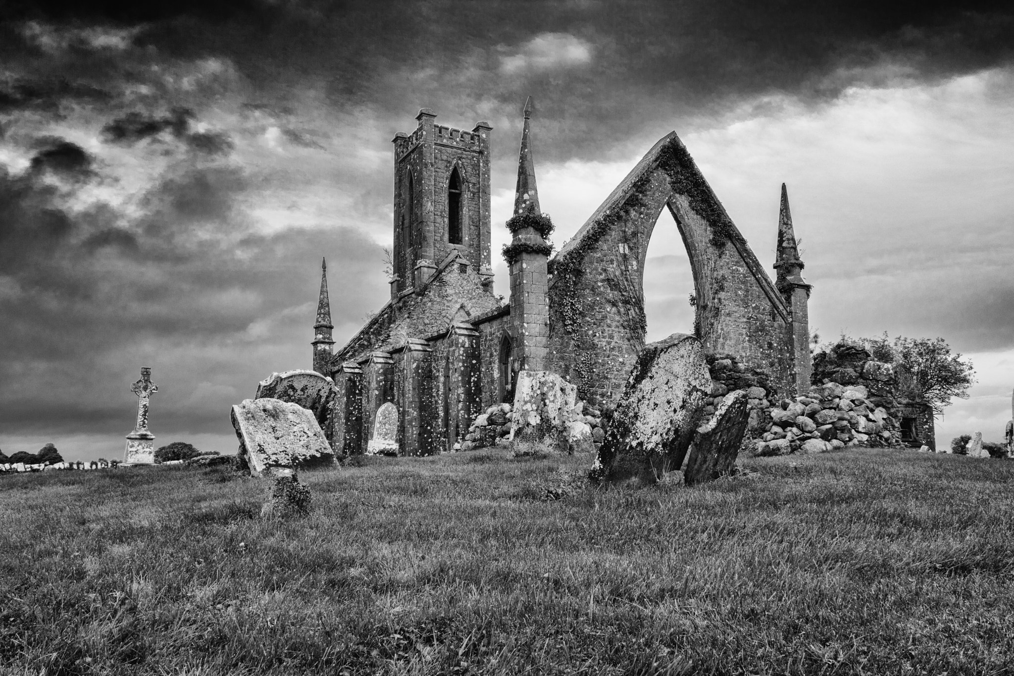 Canon EOS 750D (EOS Rebel T6i / EOS Kiss X8i) sample photo. Church ruins  photography