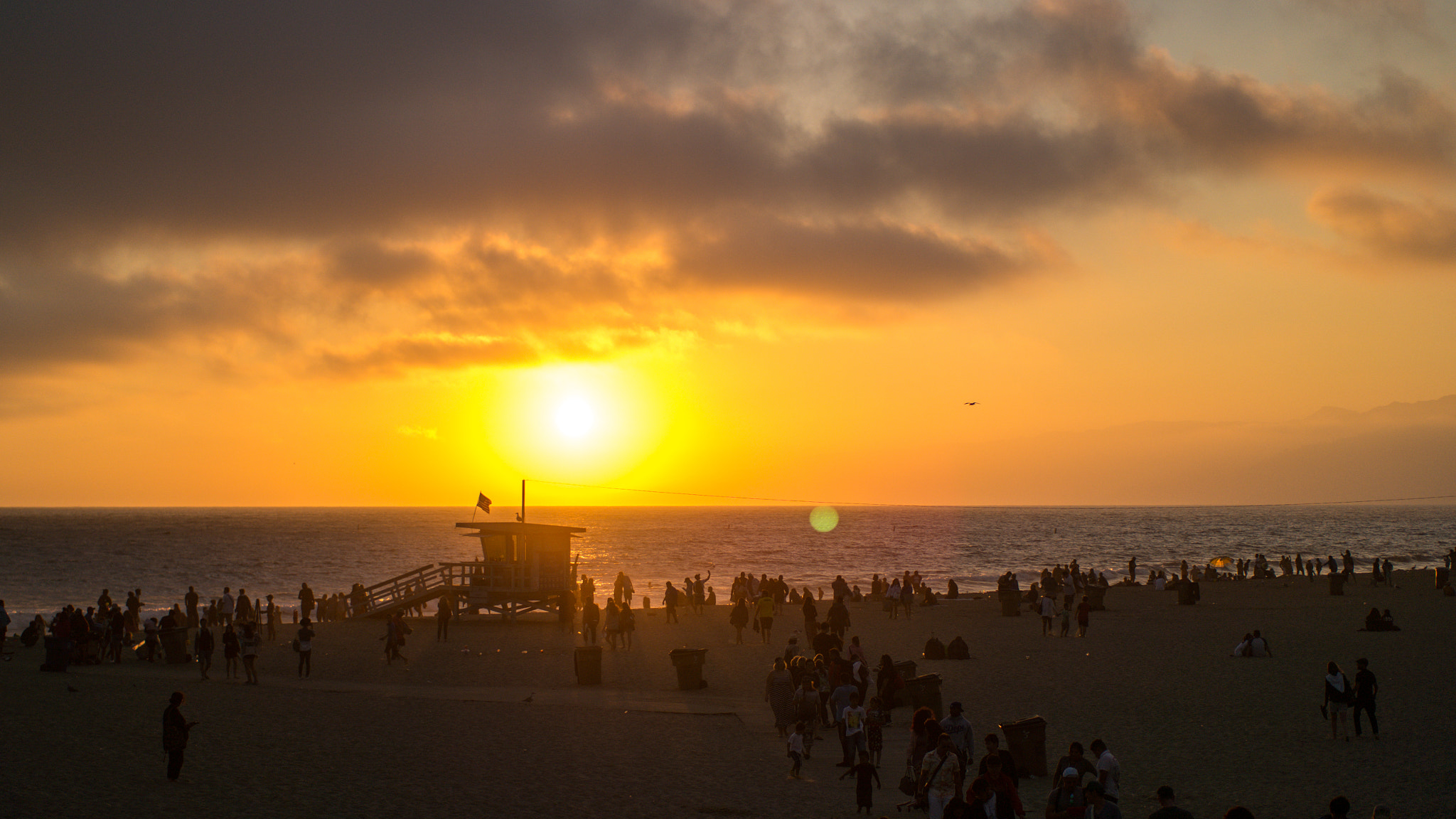 Samsung NX300 + Samsung NX 45mm F1.8 sample photo. Santa monica beach photography