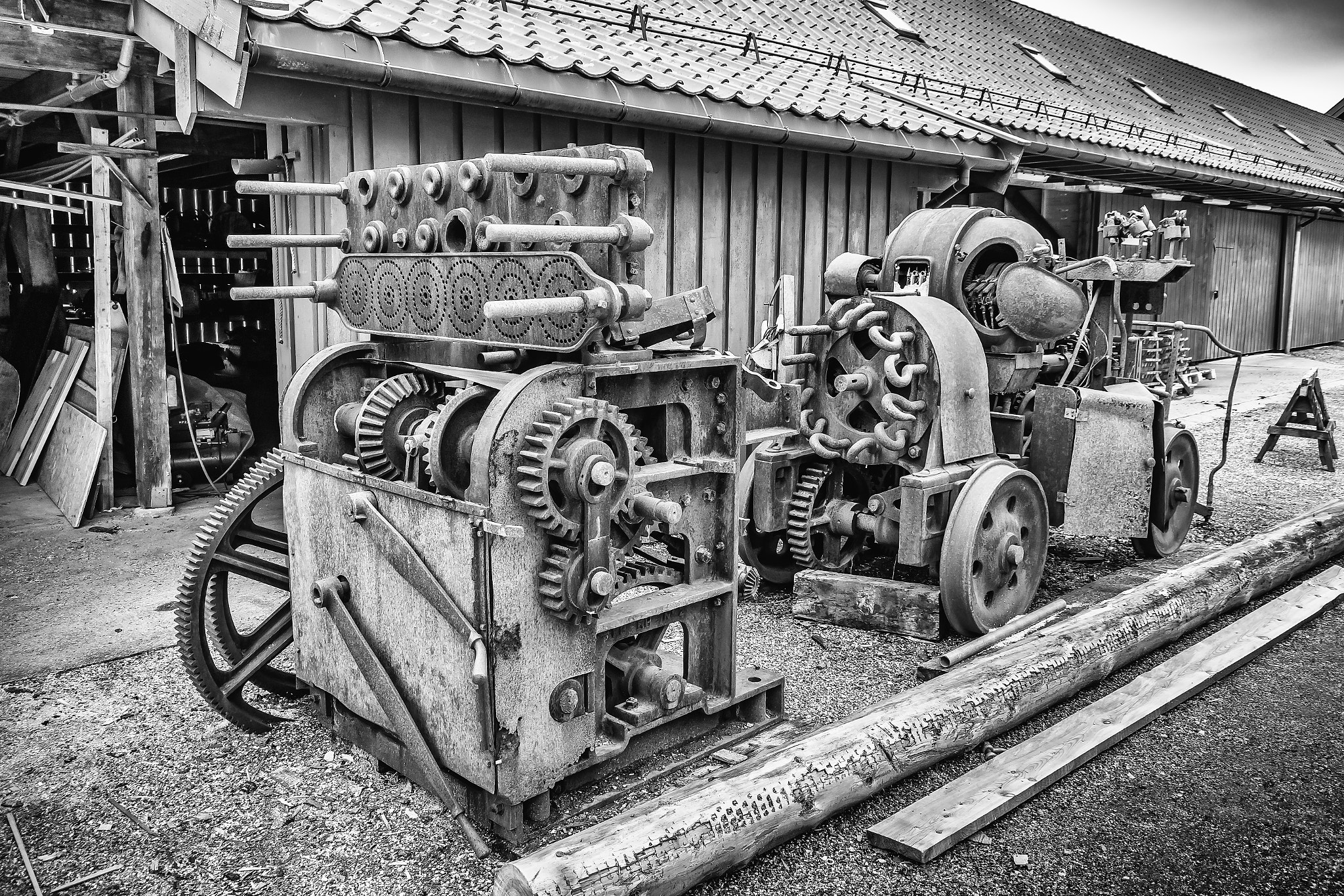 Samsung NX30 + Samsung NX 18-55mm F3.5-5.6 OIS sample photo. "the old rope machine" photography