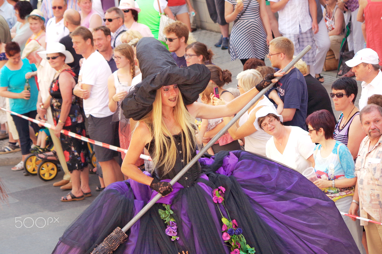 smc PENTAX-DA L 55-300mmF4-5.8ED sample photo. Festive procession photography
