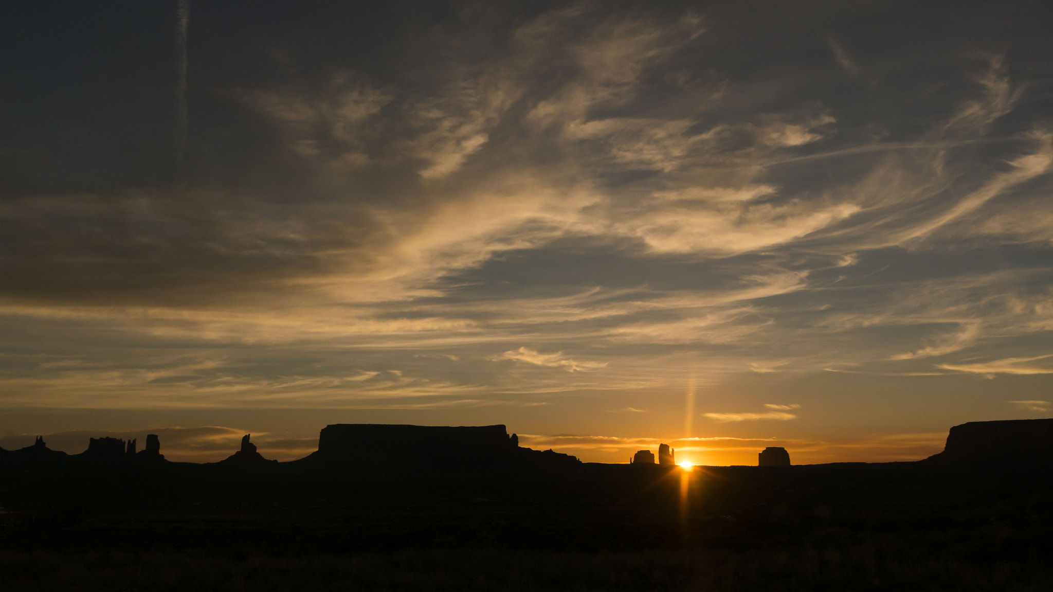 Sony Alpha NEX-6 + Sony E 18-55mm F3.5-5.6 OSS sample photo. Tsé biiʼ ndzisgaii (monument valley) photography