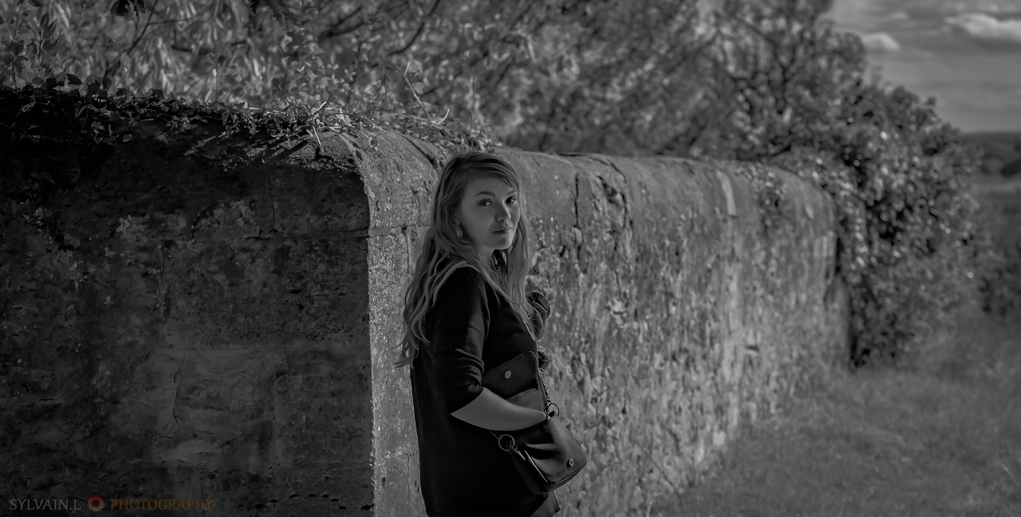 Nikon D4 sample photo. Stolen glance photography