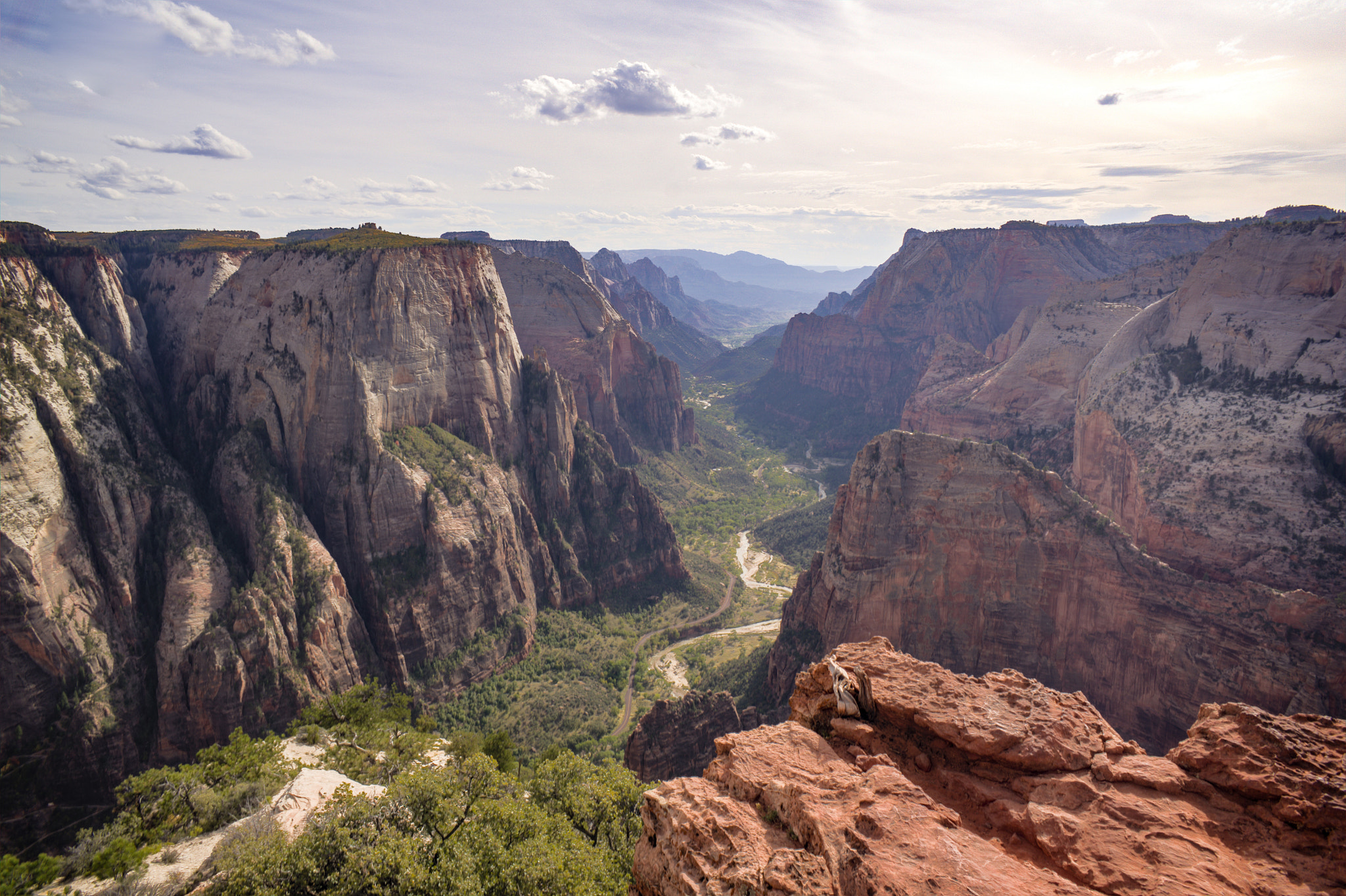 Sony Alpha NEX-6 + Sony E 16mm F2.8 sample photo. Observation point, zion national park (utah) photography