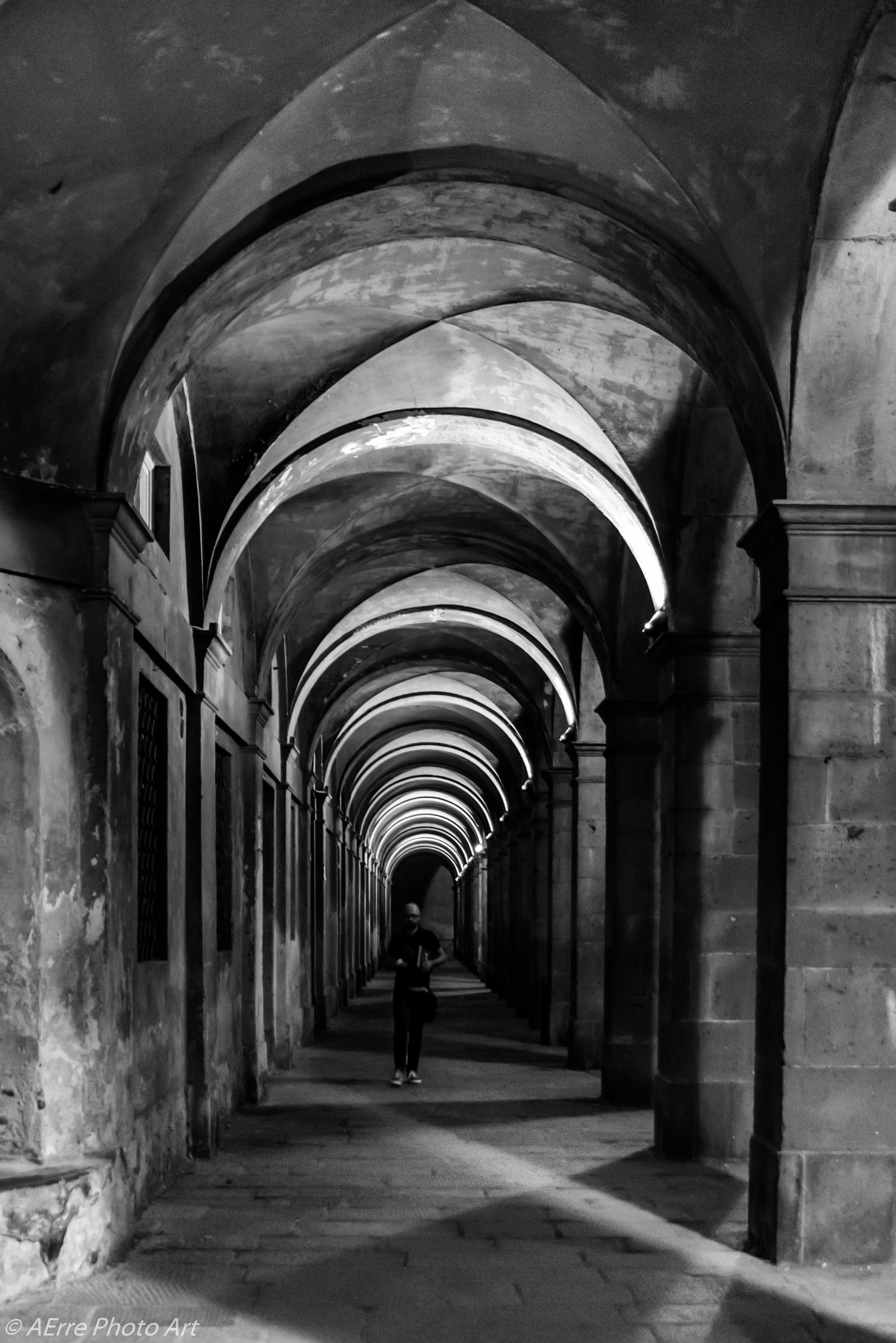 Sigma 17-70mm F2.8-4.5 DC Macro Asp. IF sample photo. Sotto gli archi photography