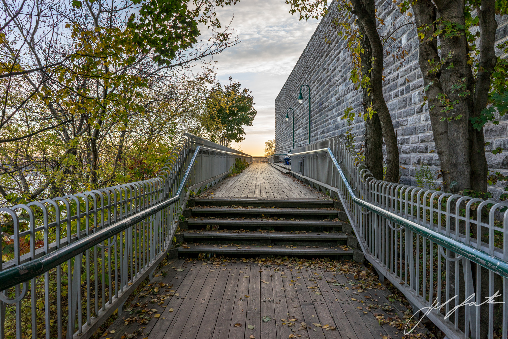 Sony a7R + Sony FE 28mm F2 sample photo. Autumn in quebec photography