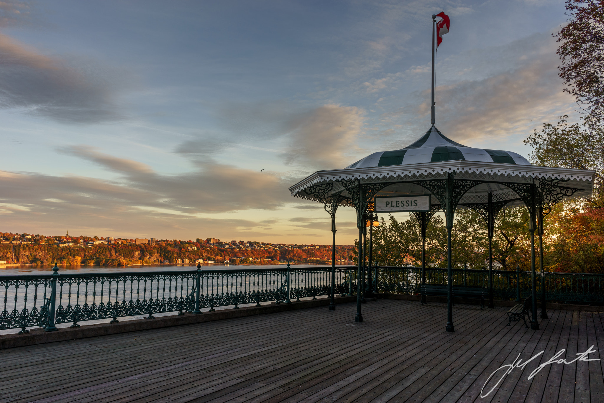 Sony a7R + Sony FE 28mm F2 sample photo. Autumn in quebec photography