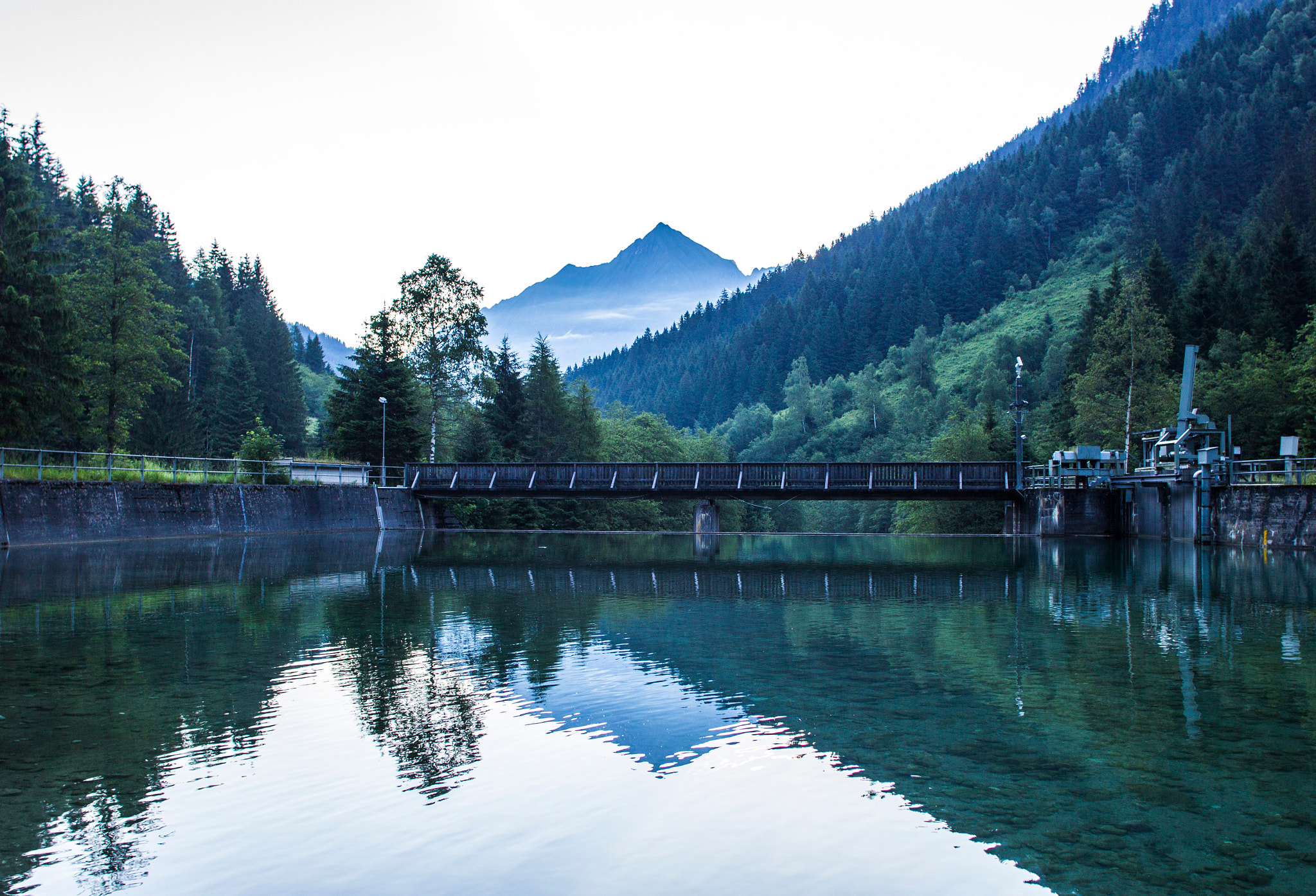 Canon EOS 60D + Canon EF 20mm F2.8 USM sample photo. Mountains of zillertal photography