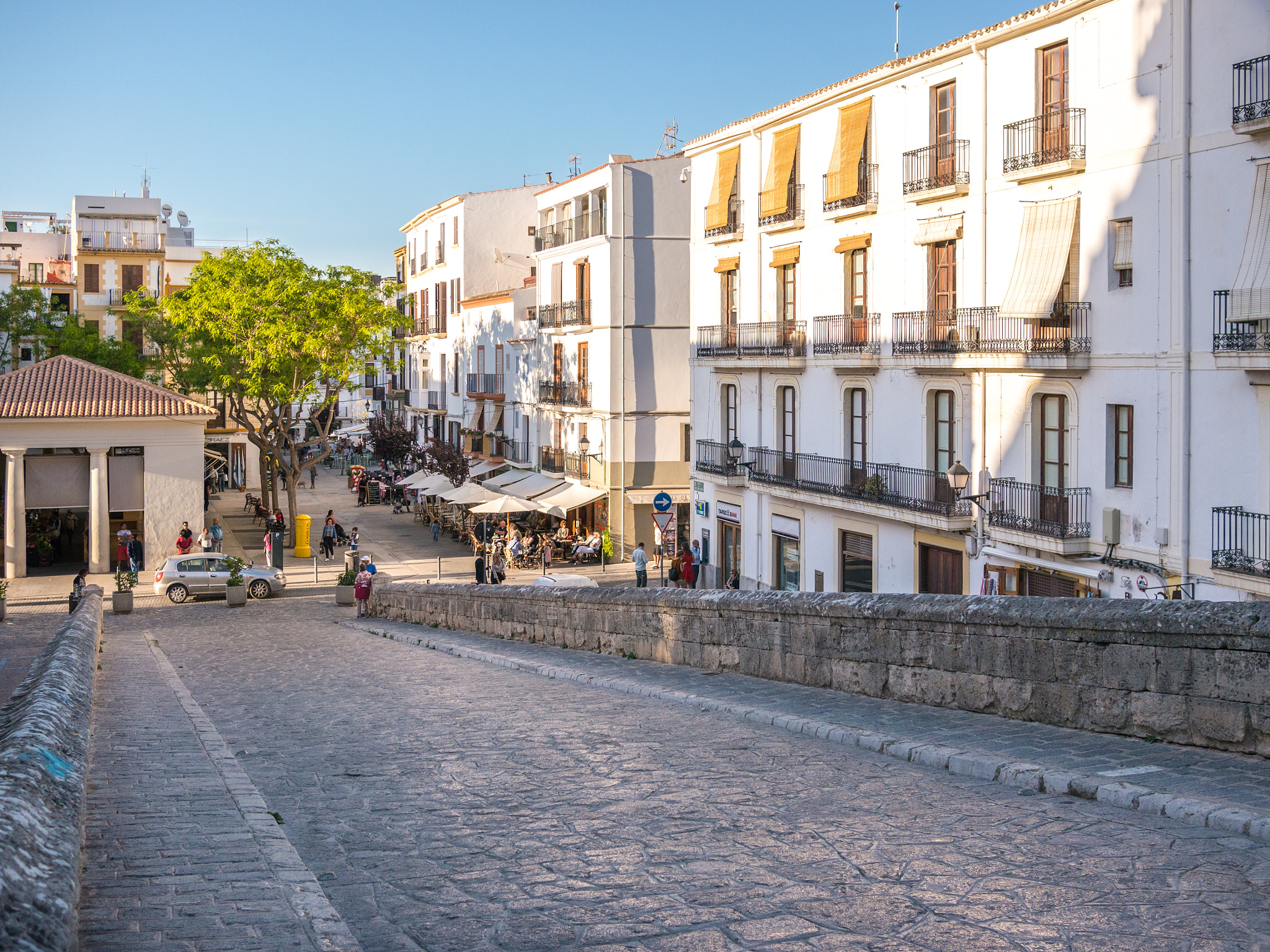 Panasonic Lumix DMC-G5 + Panasonic Lumix G 20mm F1.7 ASPH sample photo. Entry to ibiza old town photography