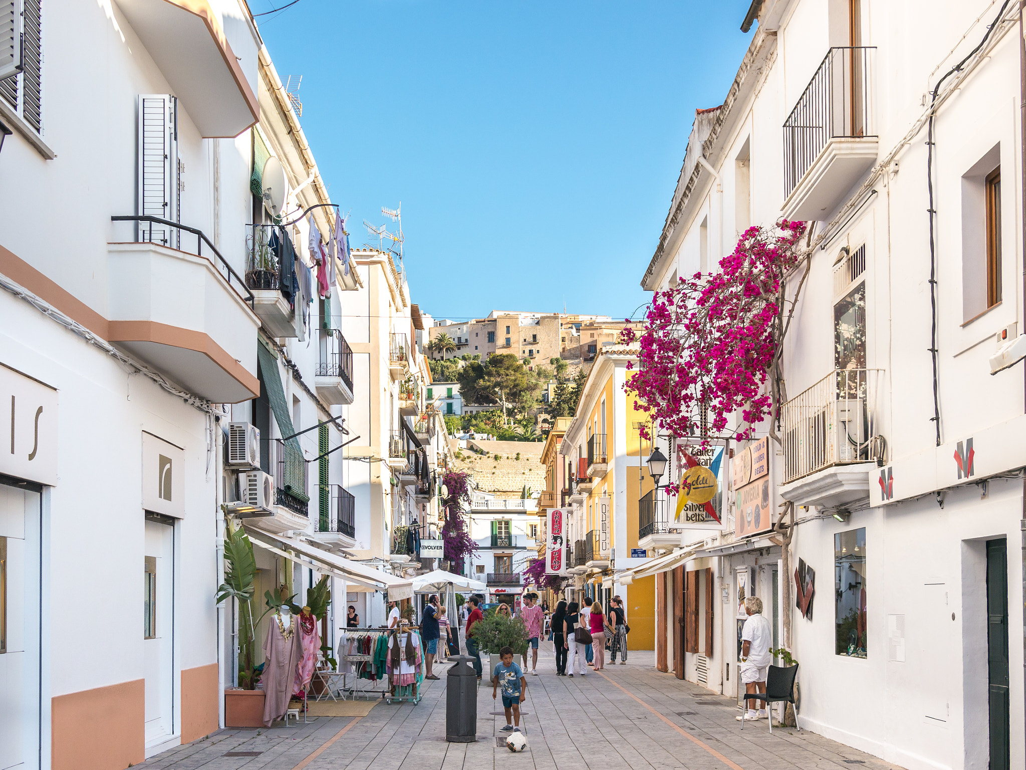 Panasonic Lumix DMC-G5 + Panasonic Lumix G 20mm F1.7 ASPH sample photo. Cozy ibiza streets photography