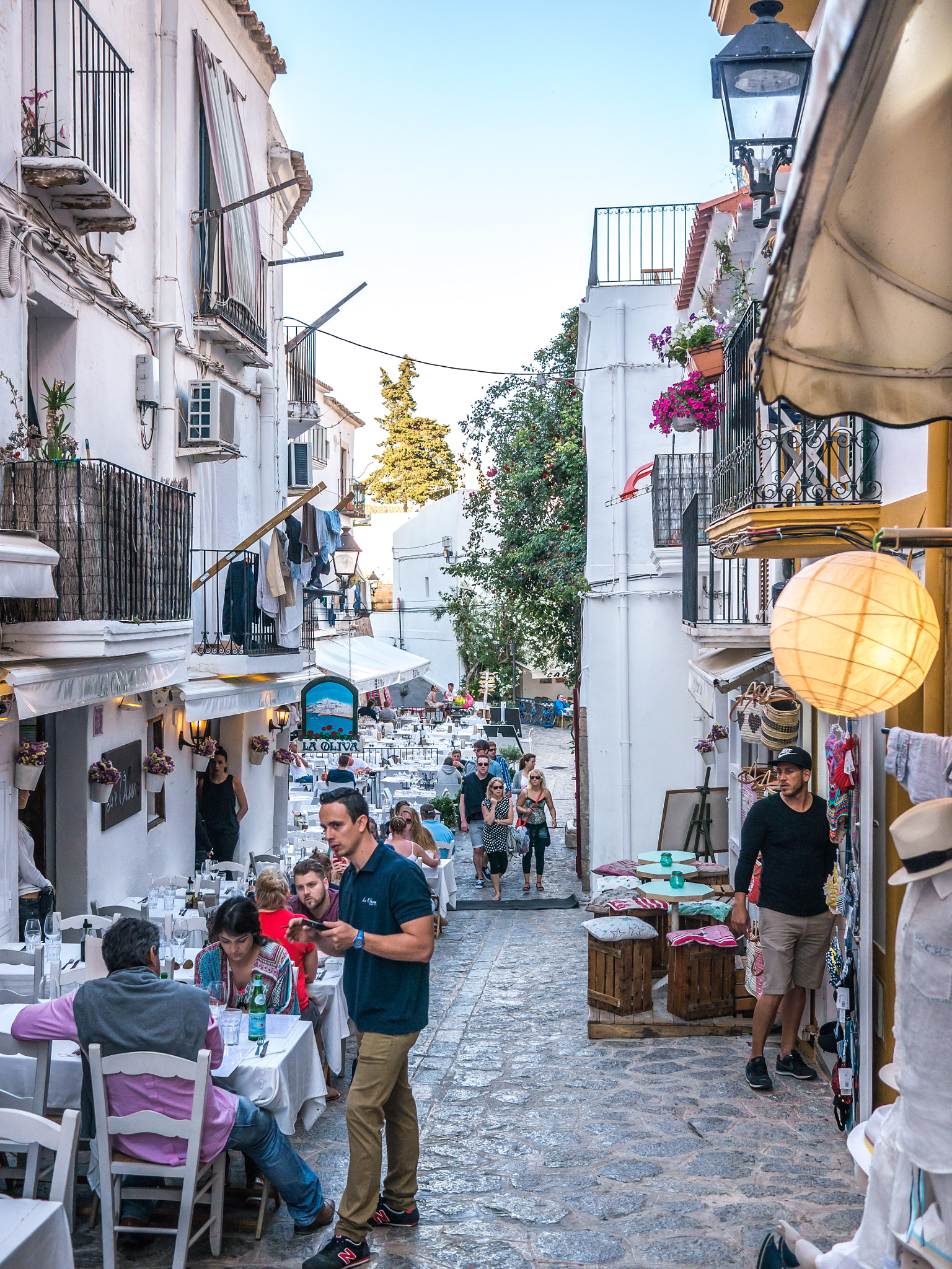 Panasonic Lumix DMC-G5 + Panasonic Lumix G 20mm F1.7 ASPH sample photo. Ibiza old streets photography