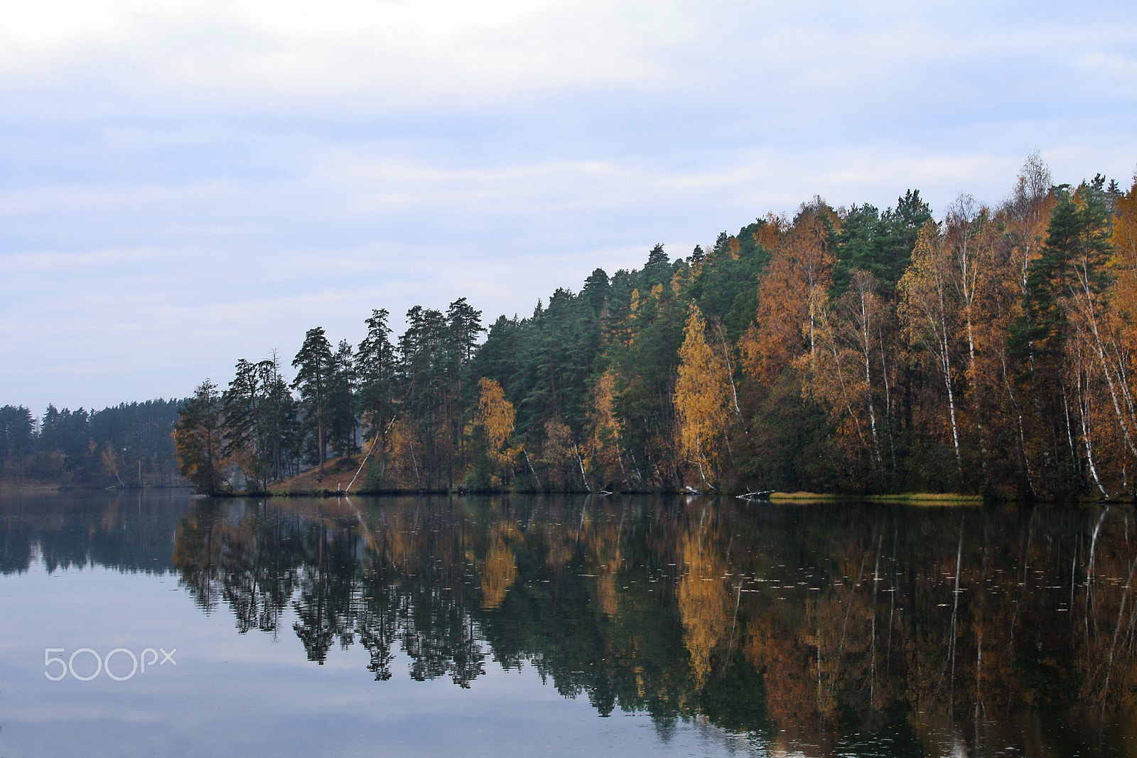 Canon EOS 1000D (EOS Digital Rebel XS / EOS Kiss F) sample photo. Reflected in the mirror of water photography