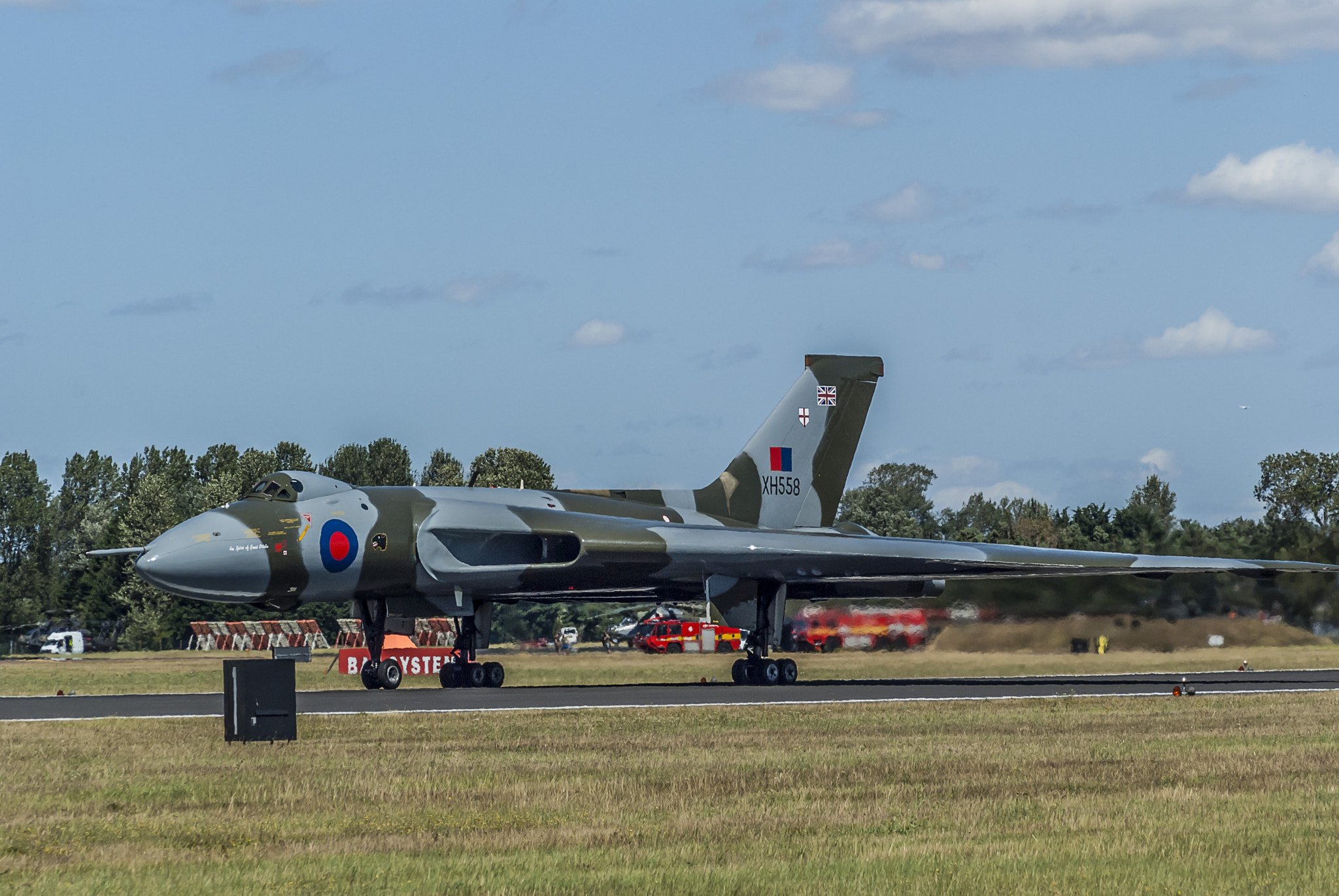 Sony Alpha DSLR-A200 sample photo. Vulcan bomber photography
