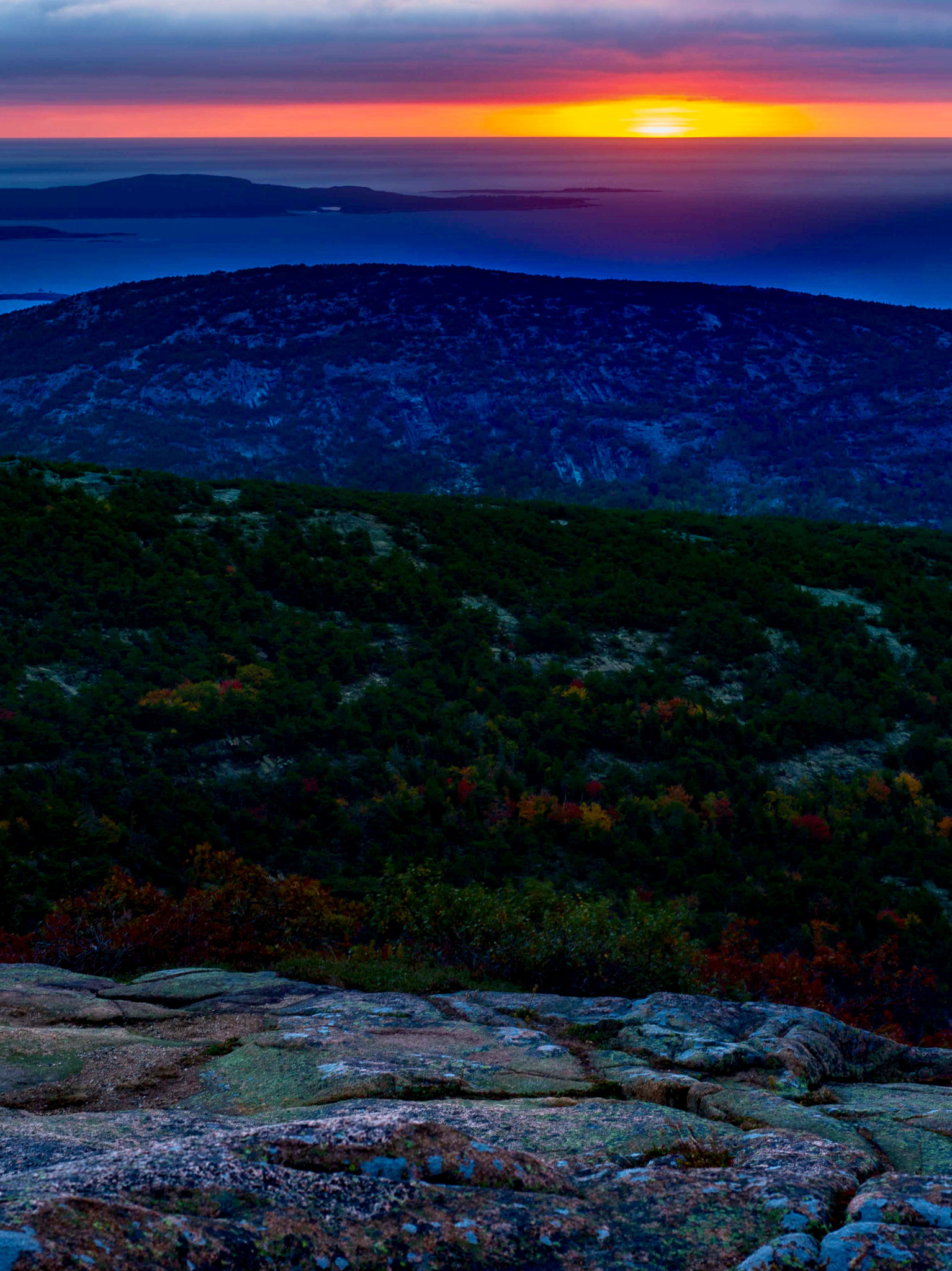 Nikon D610 + AF Nikkor 50mm f/1.8 sample photo. Mind the gap! this wasn't the most amazing sunrise ... photography