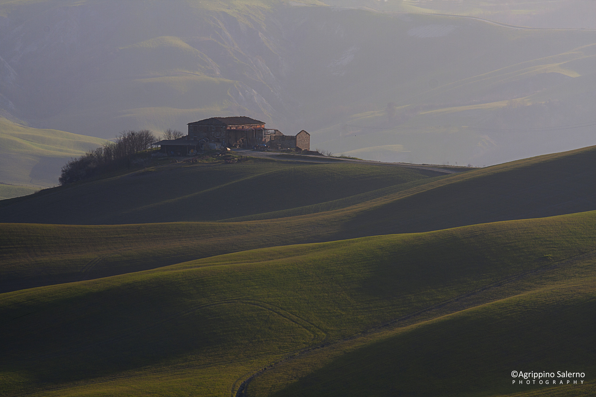 Canon EOS 40D + Canon EF 70-200mm F4L IS USM sample photo. Tuscany hills photography