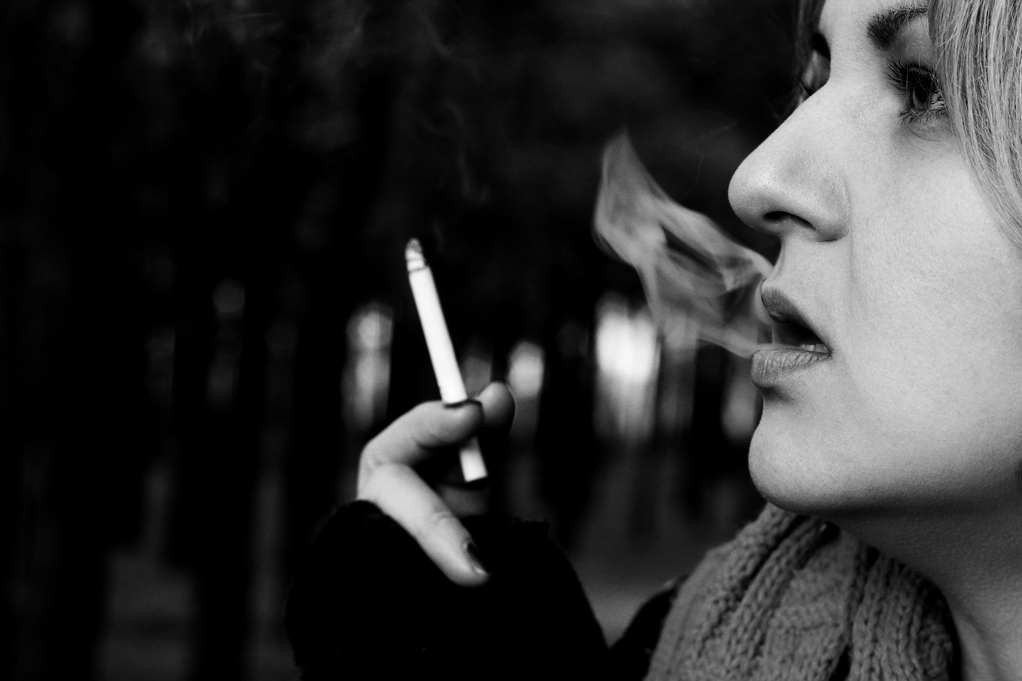 Canon EOS 1300D (EOS Rebel T6 / EOS Kiss X80) + Canon EF 50mm F1.8 II sample photo. Smoke photography