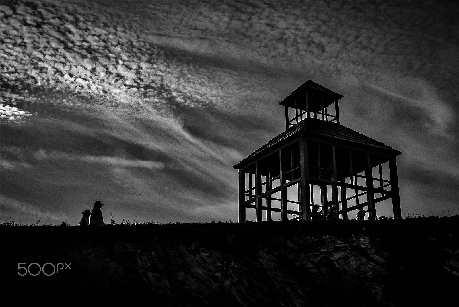 Sigma 18-250mm F3.5-6.3 DC OS HSM sample photo. Through the darkness photography
