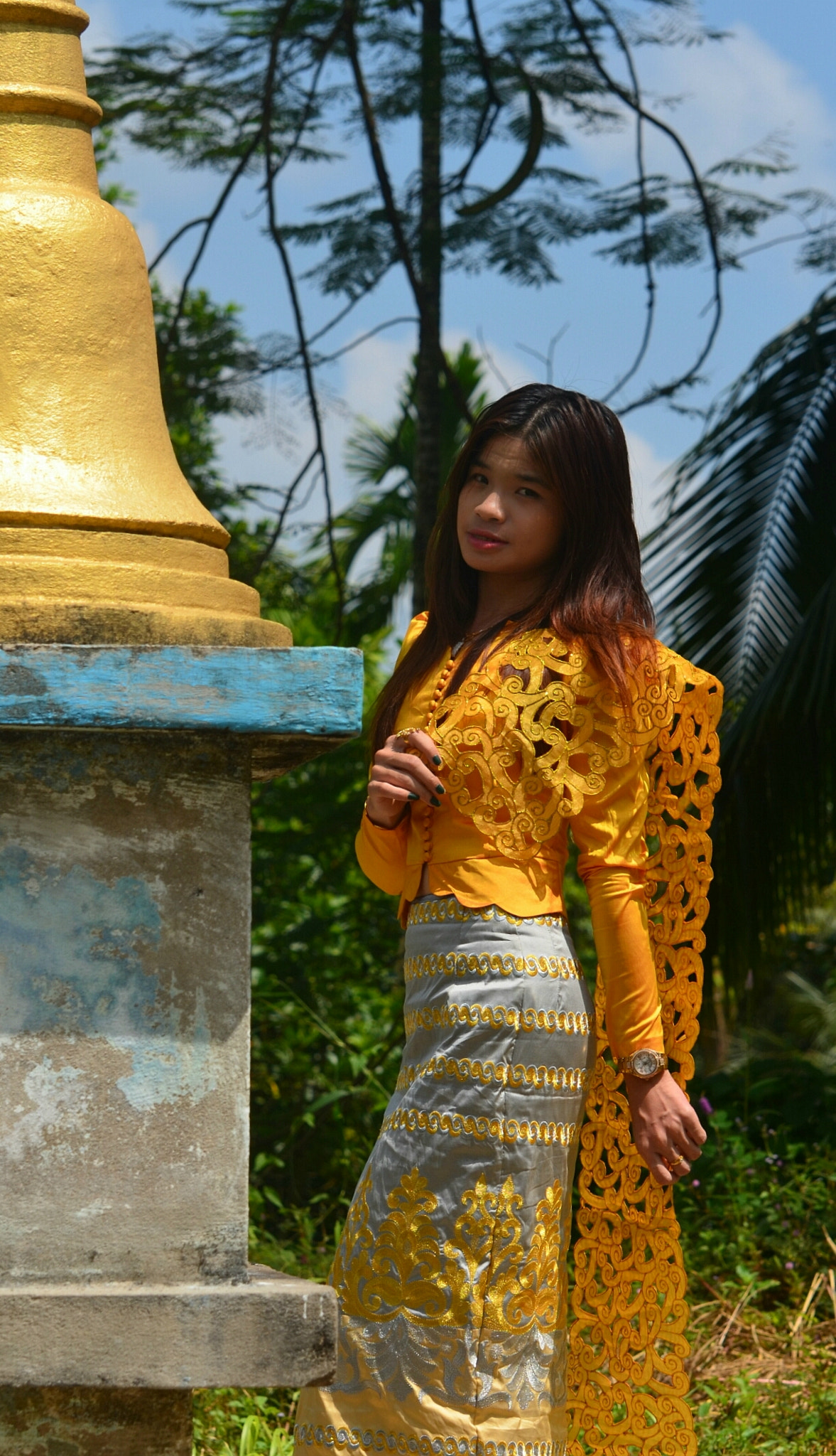 Nikon D5100 sample photo. Traditional dress (myanmar) photography
