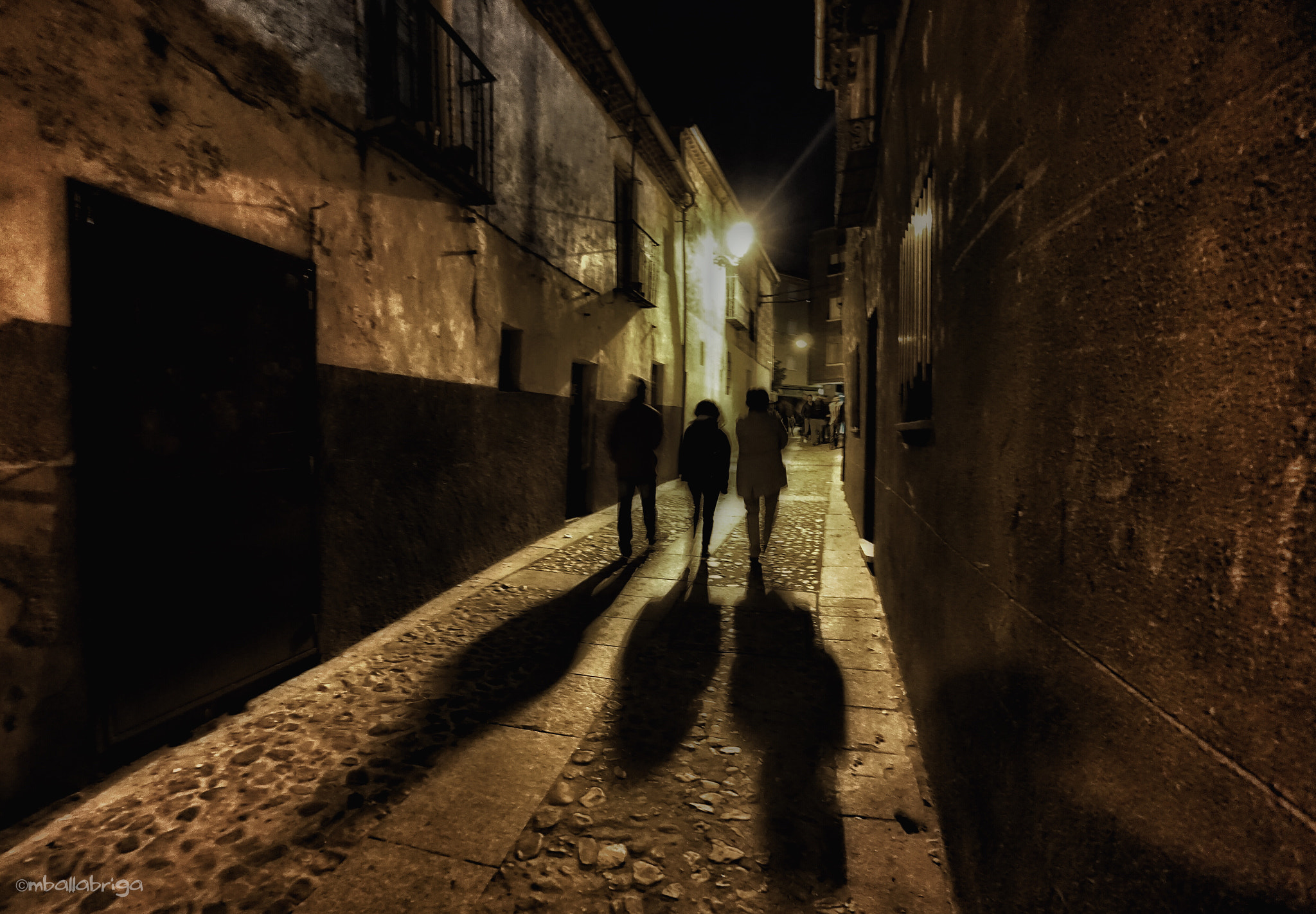 Sony a6000 + Sony E 10-18mm F4 OSS sample photo. Walking at night photography