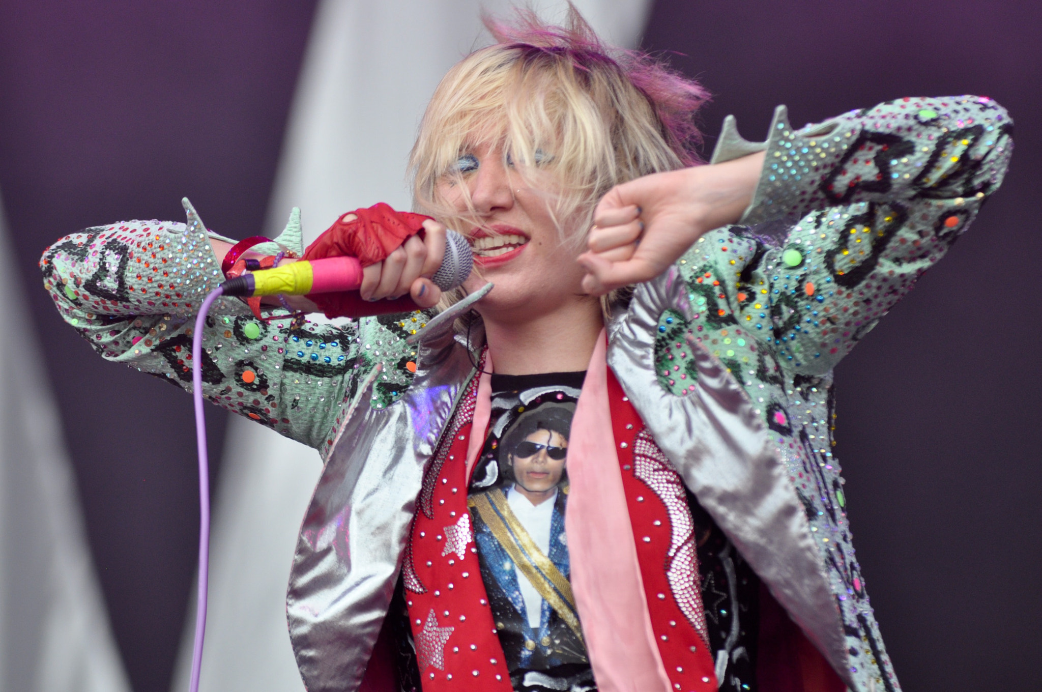 Nikon D90 + Sigma 70-200mm F2.8 EX DG OS HSM sample photo. Yeah yeah yeahs photography