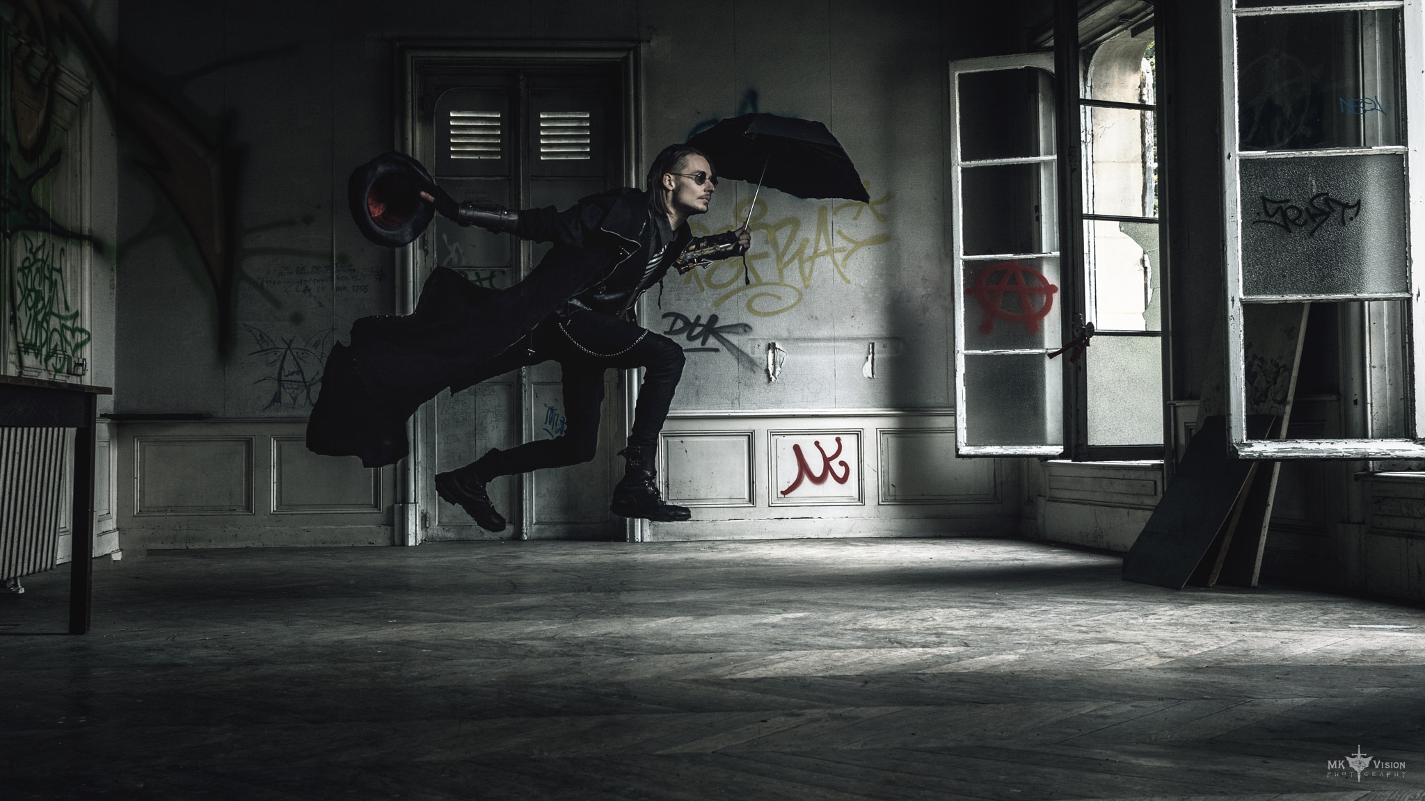 Canon EF-S 24mm F2.8 STM sample photo. { the black rabbit } - spécial haloween photography