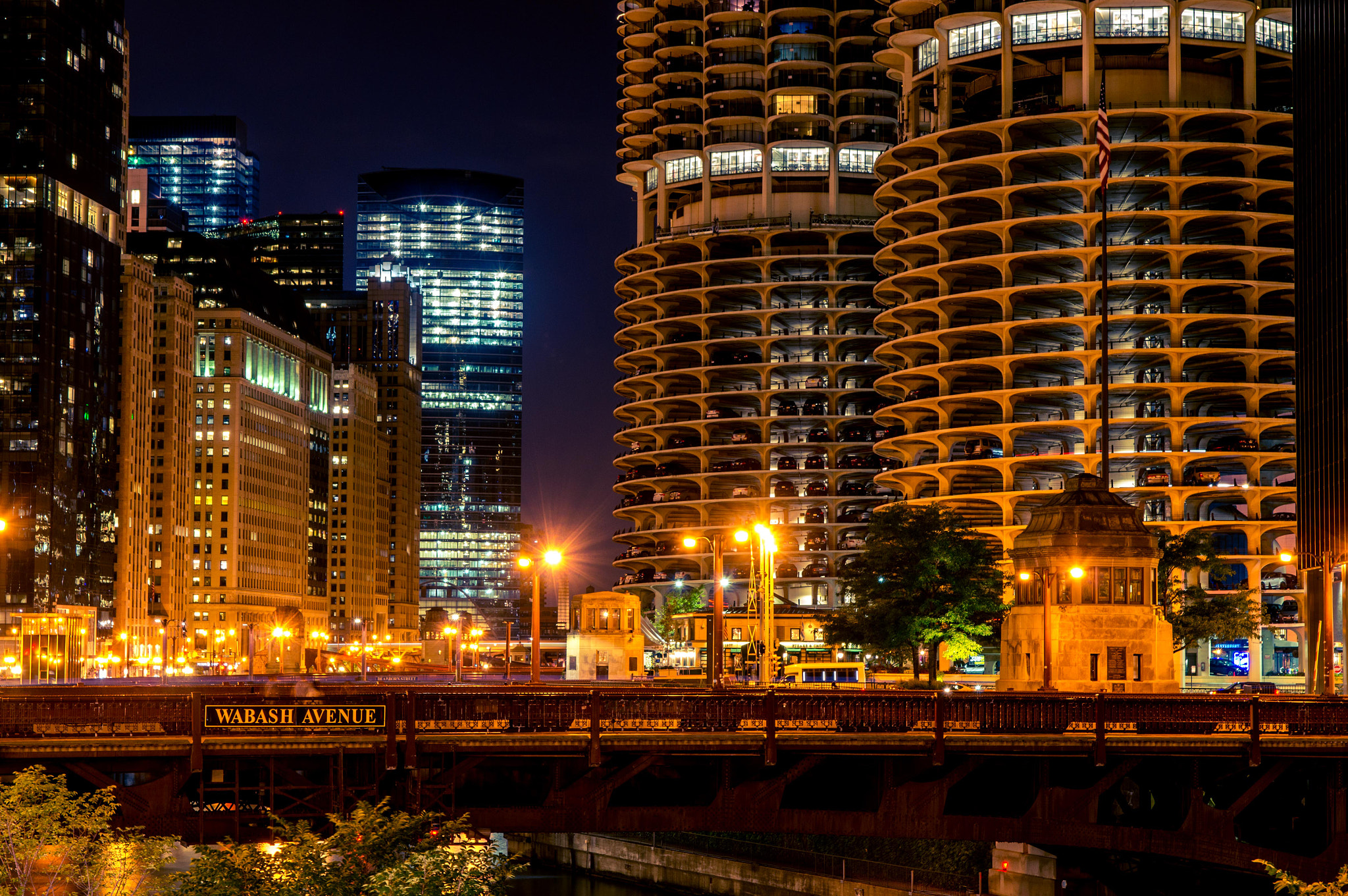 Sony DT 16-105mm F3.5-5.6 sample photo. Wabash at night photography