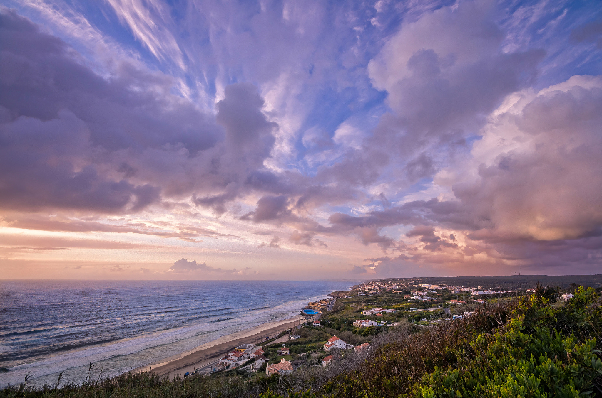 Canon EOS 700D (EOS Rebel T5i / EOS Kiss X7i) + Sigma 10-20mm F4-5.6 EX DC HSM sample photo. Clouds over the sea photography