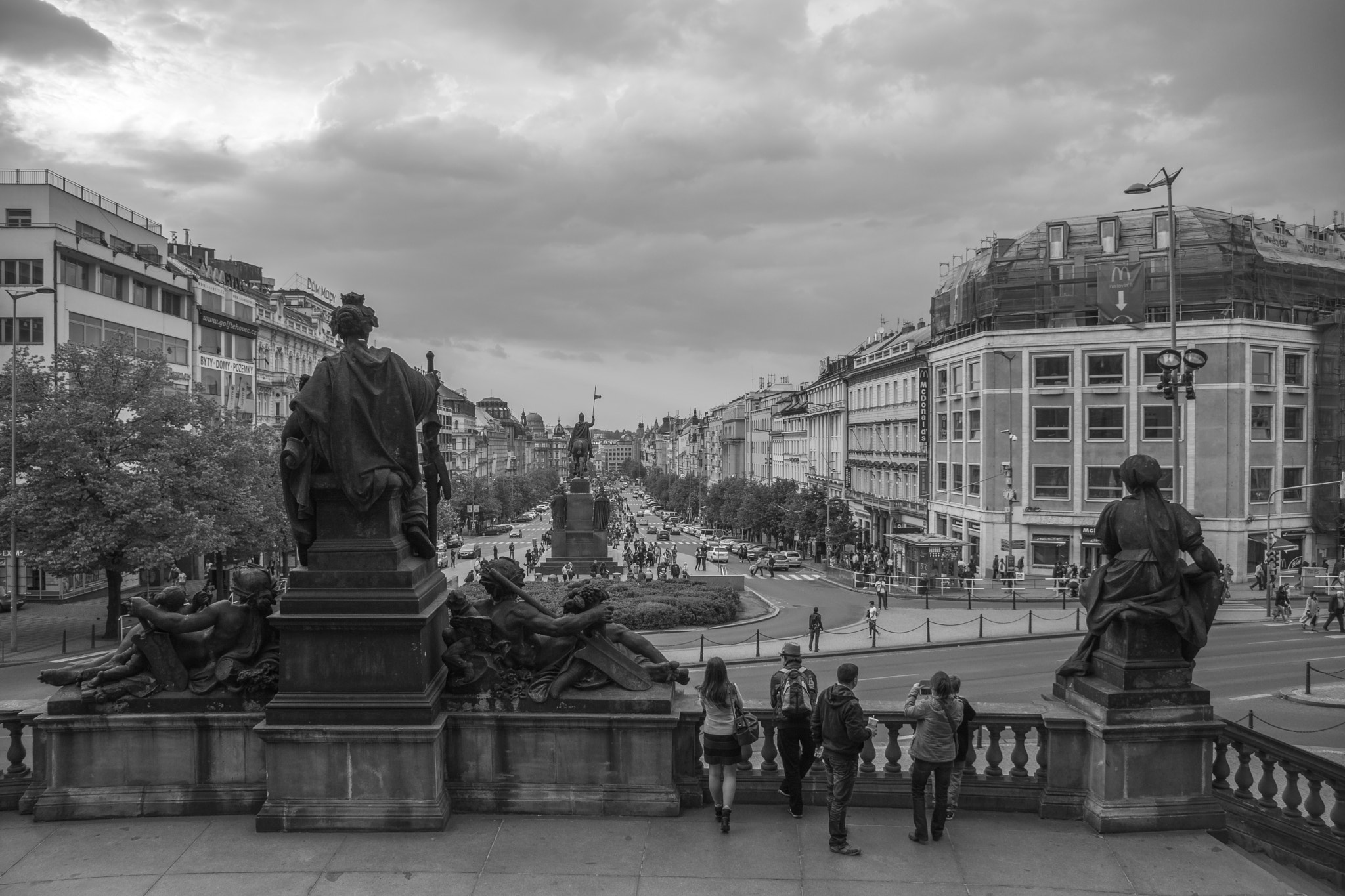 Sony DT 16-105mm F3.5-5.6 sample photo. Wenzelsplatz_prag photography