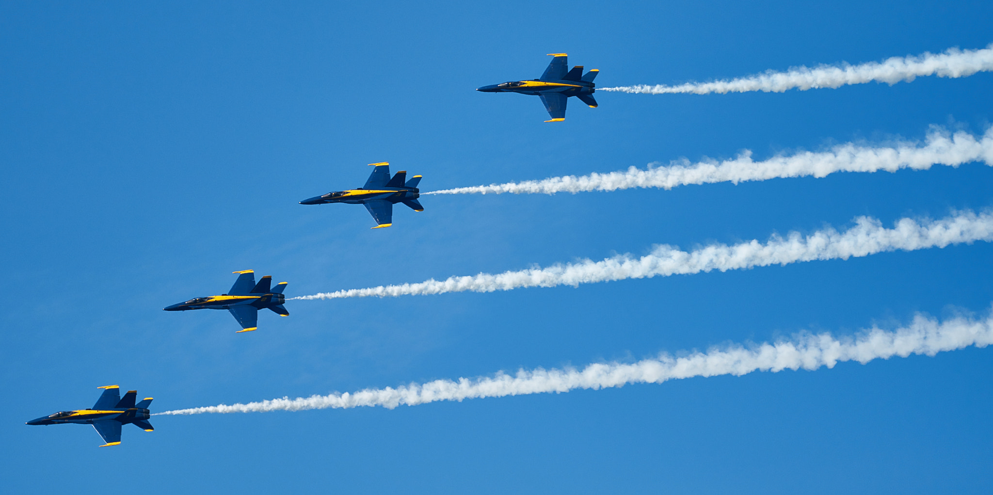 Sony FE 70-300mm F4.5-5.6 G OSS sample photo. Blue angels in flight photography