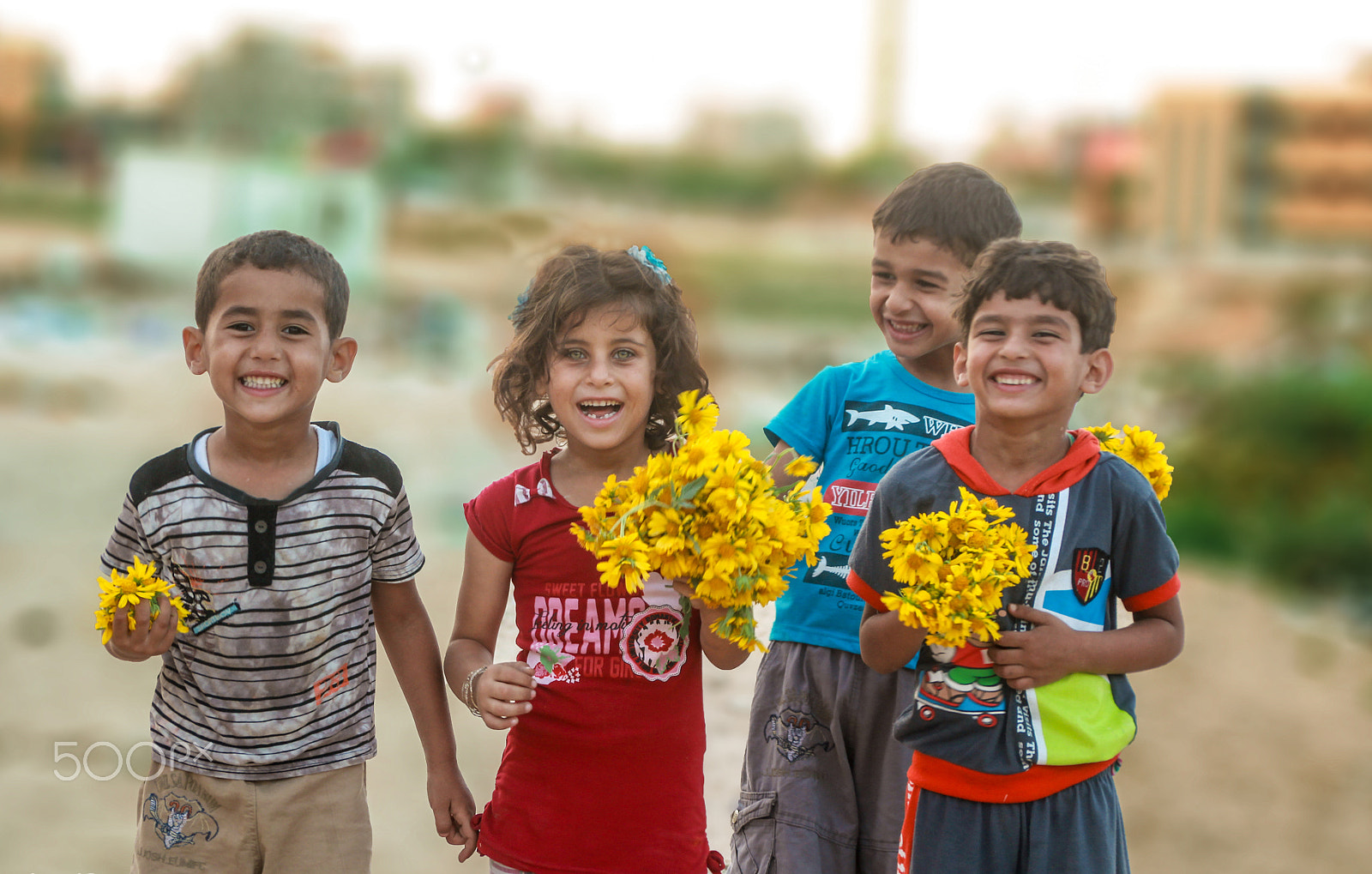 Canon EOS 650D (EOS Rebel T4i / EOS Kiss X6i) + Canon TS-E 90mm F2.8 Tilt-Shift sample photo. فتيان الورد photography