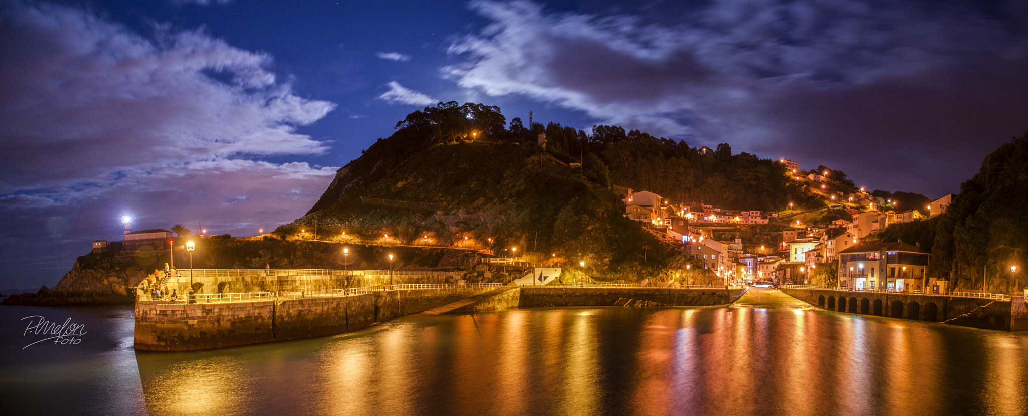 Tamron 16-300mm F3.5-6.3 Di II VC PZD Macro sample photo. Cudillero de noche photography