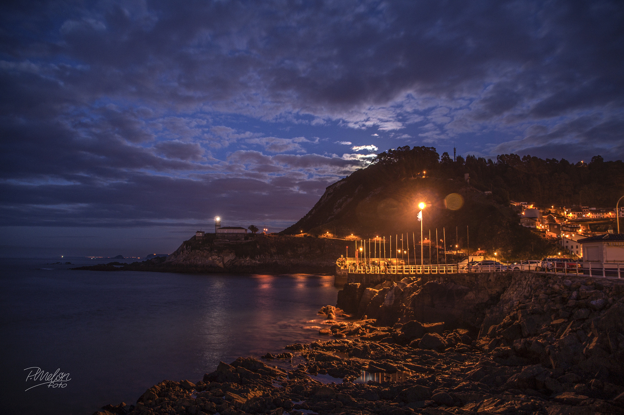 Tamron 16-300mm F3.5-6.3 Di II VC PZD Macro sample photo. Cudillero de noche photography