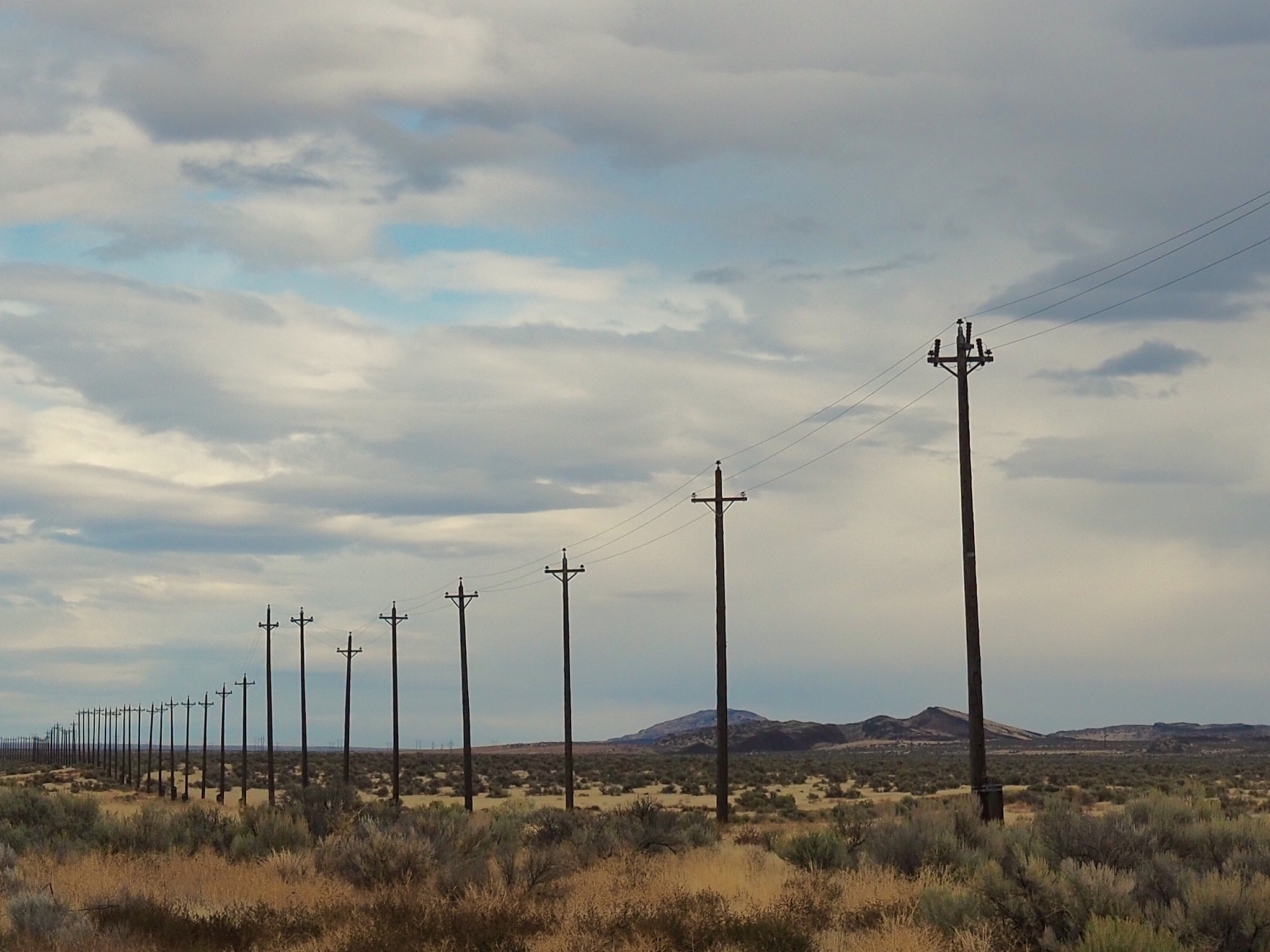 Olympus OM-D E-M5 II + Olympus M.Zuiko Digital ED 12-40mm F2.8 Pro sample photo. Near hanford, wash photography