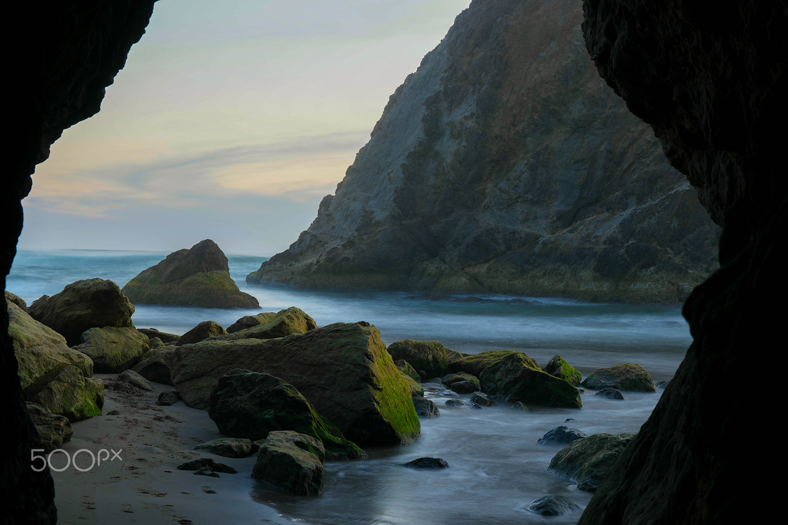 Saumsun NX 16-50mm F2-2.8 S ED OIS sample photo. A cave to the pacific photography