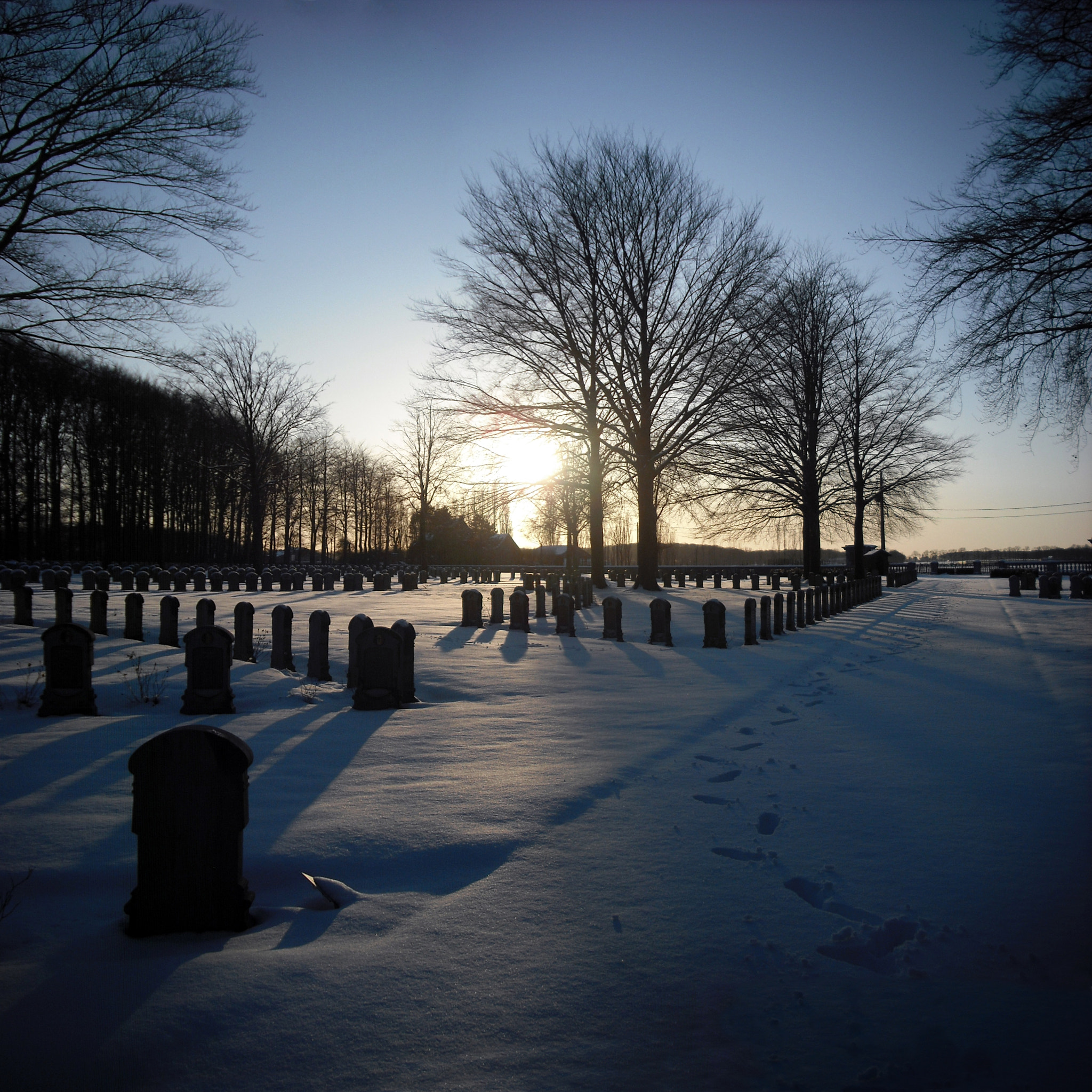 Fujifilm FinePix J15fd sample photo. War cemetery photography