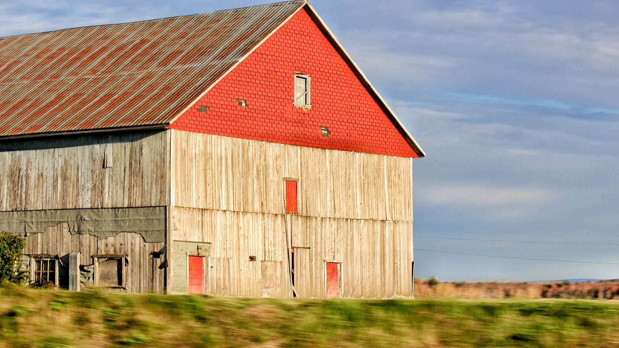 Canon EF-S 55-250mm F4-5.6 IS II sample photo. Red roof photography