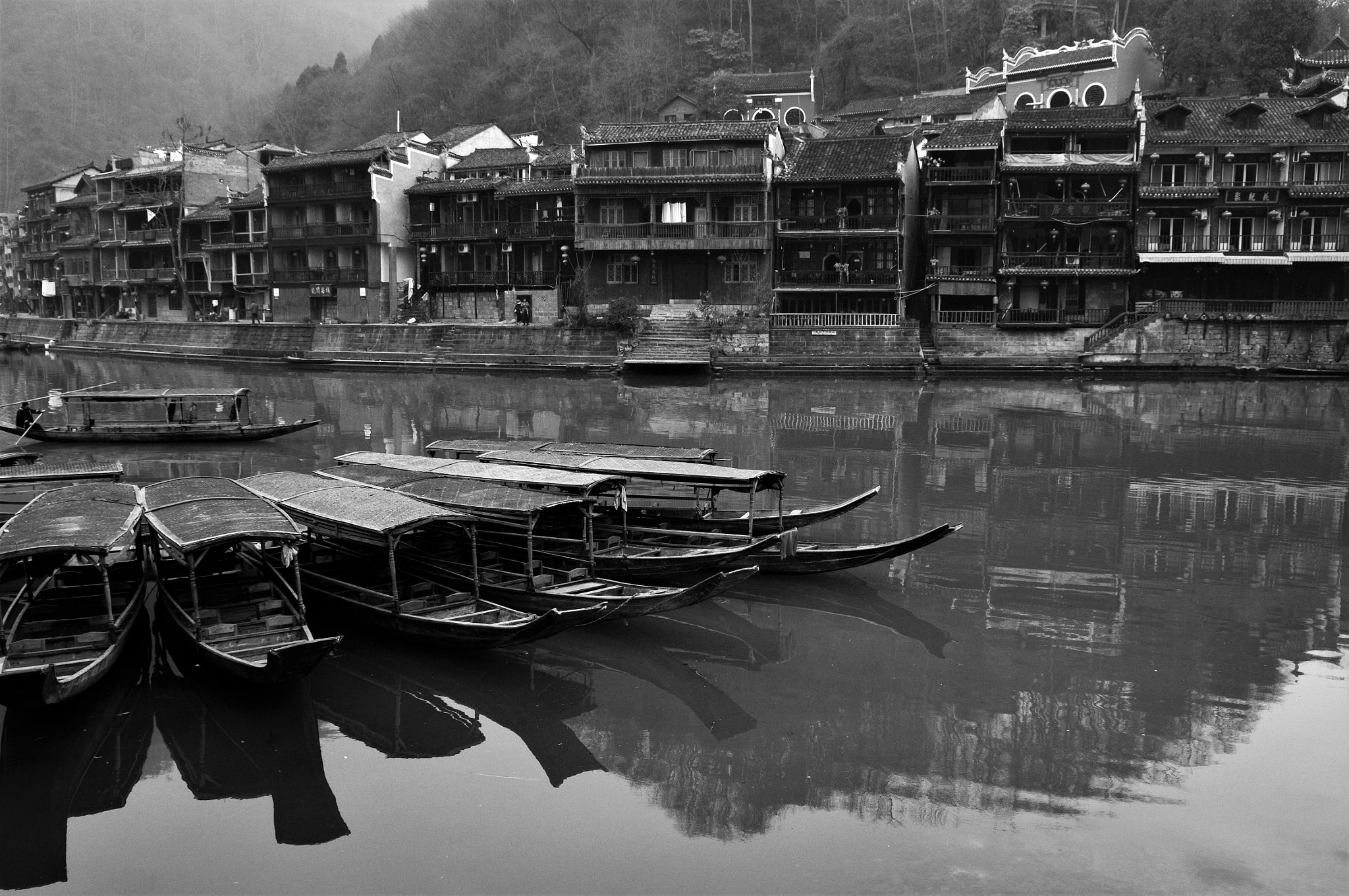 Pentax K-7 + Pentax smc DA* 16-50mm F2.8 ED AL (IF) SDM sample photo. Quiet ancient town photography