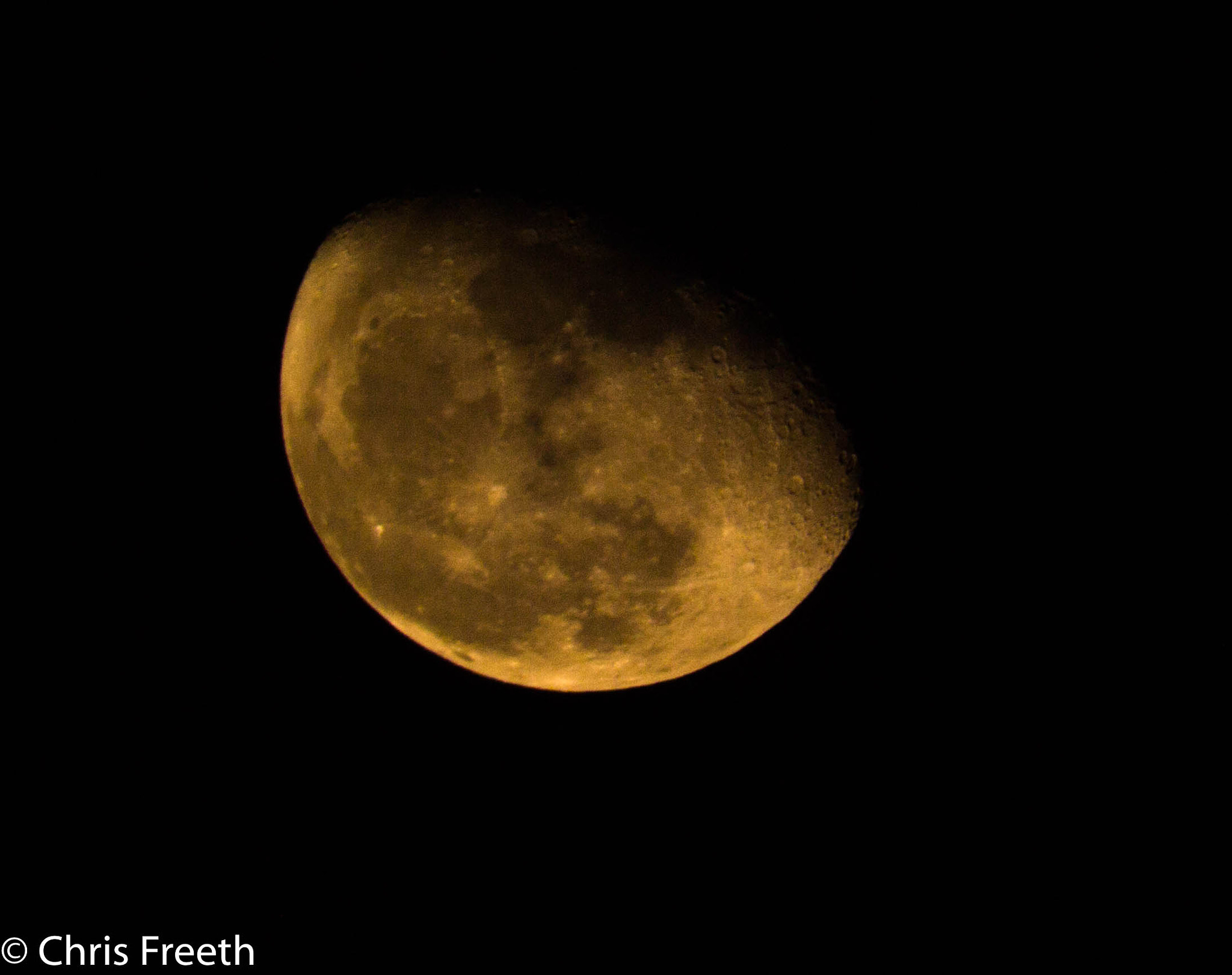 Canon EOS 700D (EOS Rebel T5i / EOS Kiss X7i) + Sigma 150-500mm F5-6.3 DG OS HSM sample photo. October moon photography
