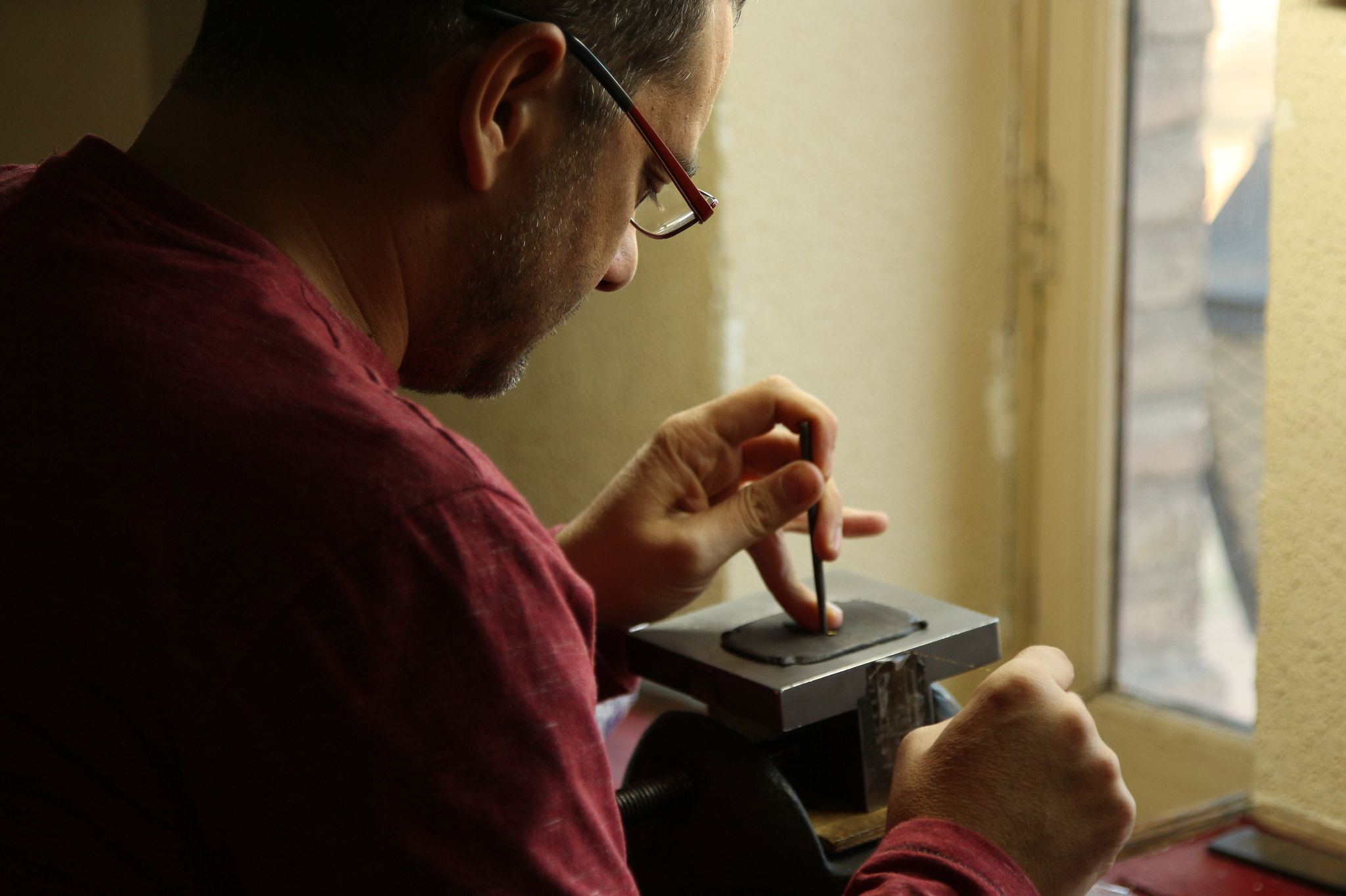 Canon EOS 700D (EOS Rebel T5i / EOS Kiss X7i) sample photo. Toledo metal worker photography