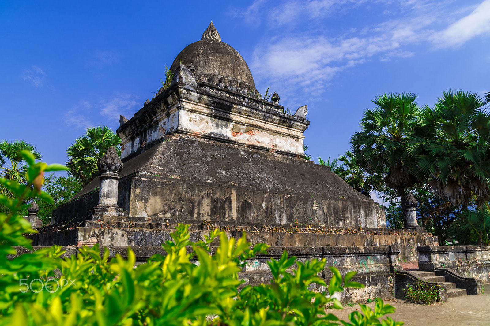 Sigma 17-70mm F2.8-4 DC Macro OS HSM | C sample photo. Ancient pagoda in vat visounnarath photography