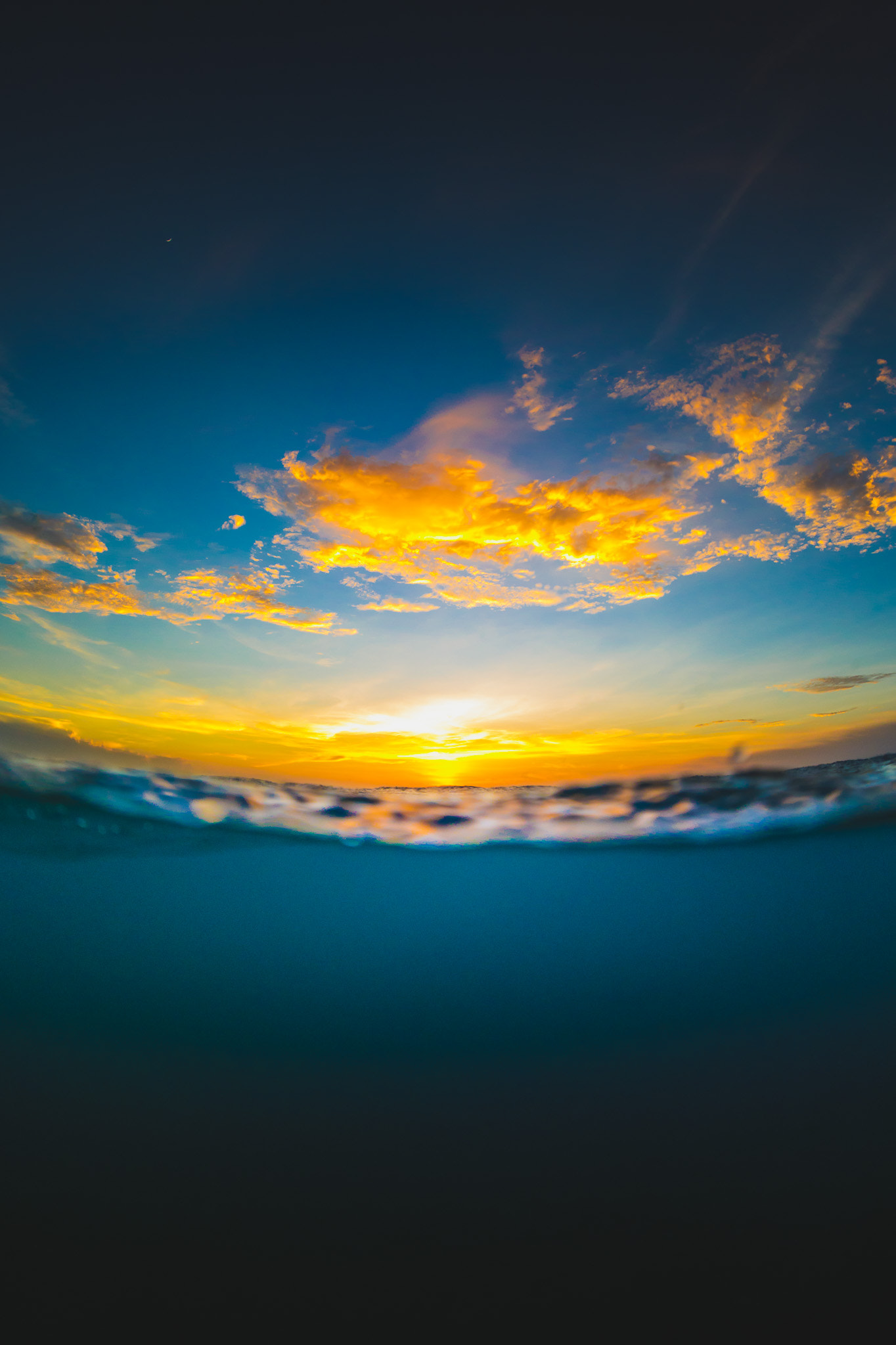 Canon EF 8-15mm F4L Fisheye USM sample photo. Atlantis sunset photography