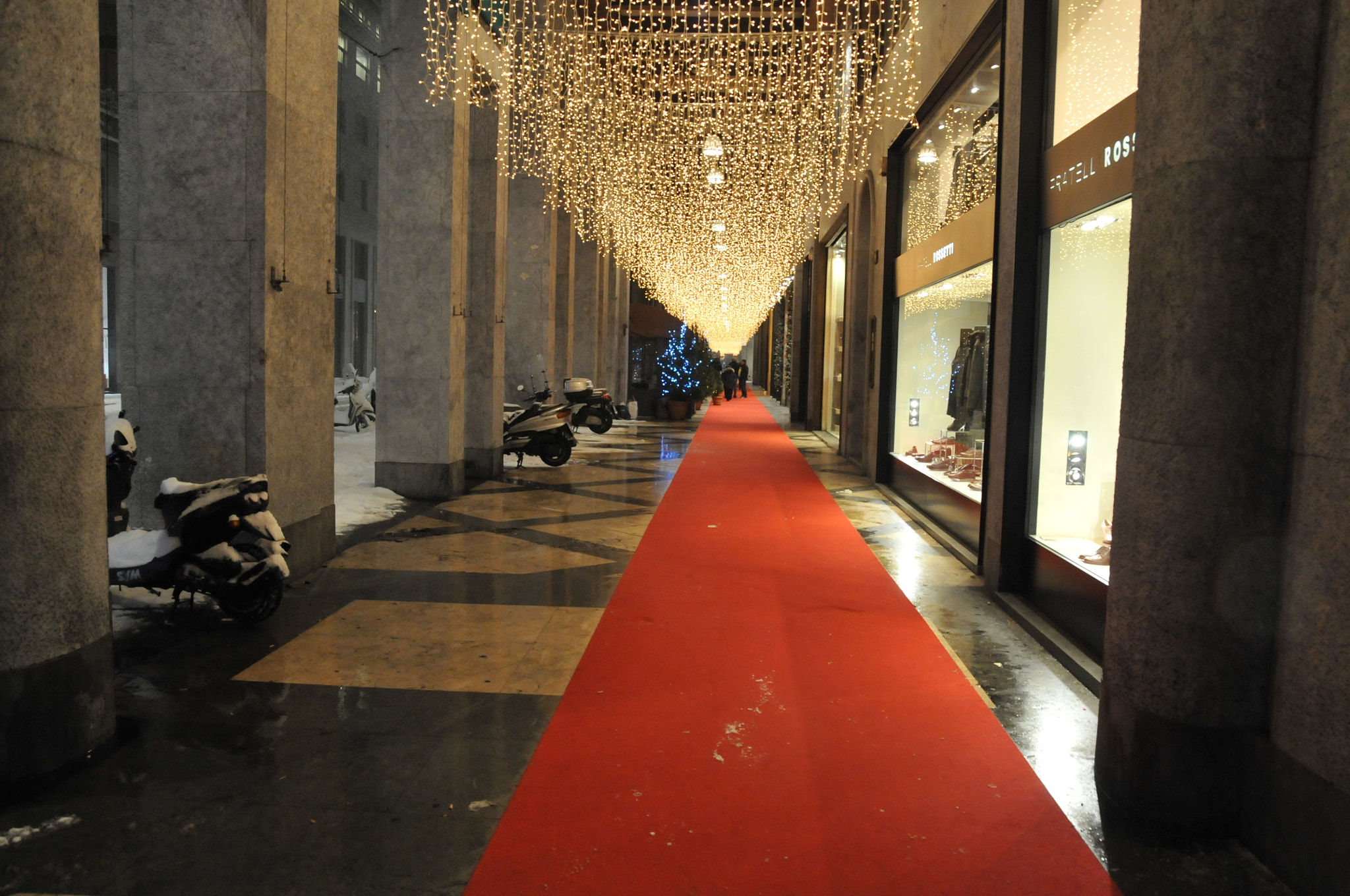 Nikon D300 sample photo. Milan, italy photography