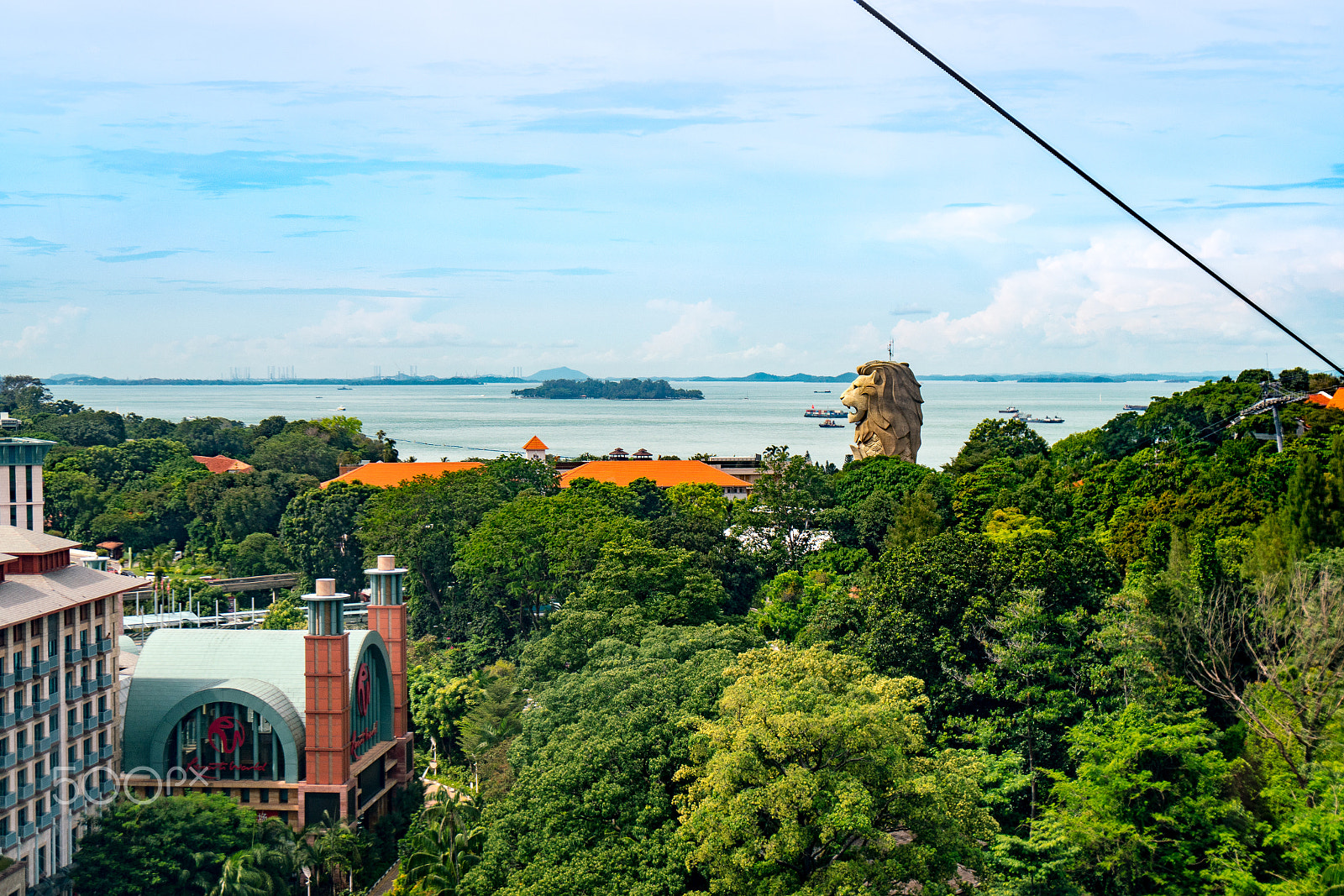 Sony Vario-Tessar T* E 16-70mm F4 ZA OSS sample photo. Top views of big merlion photography