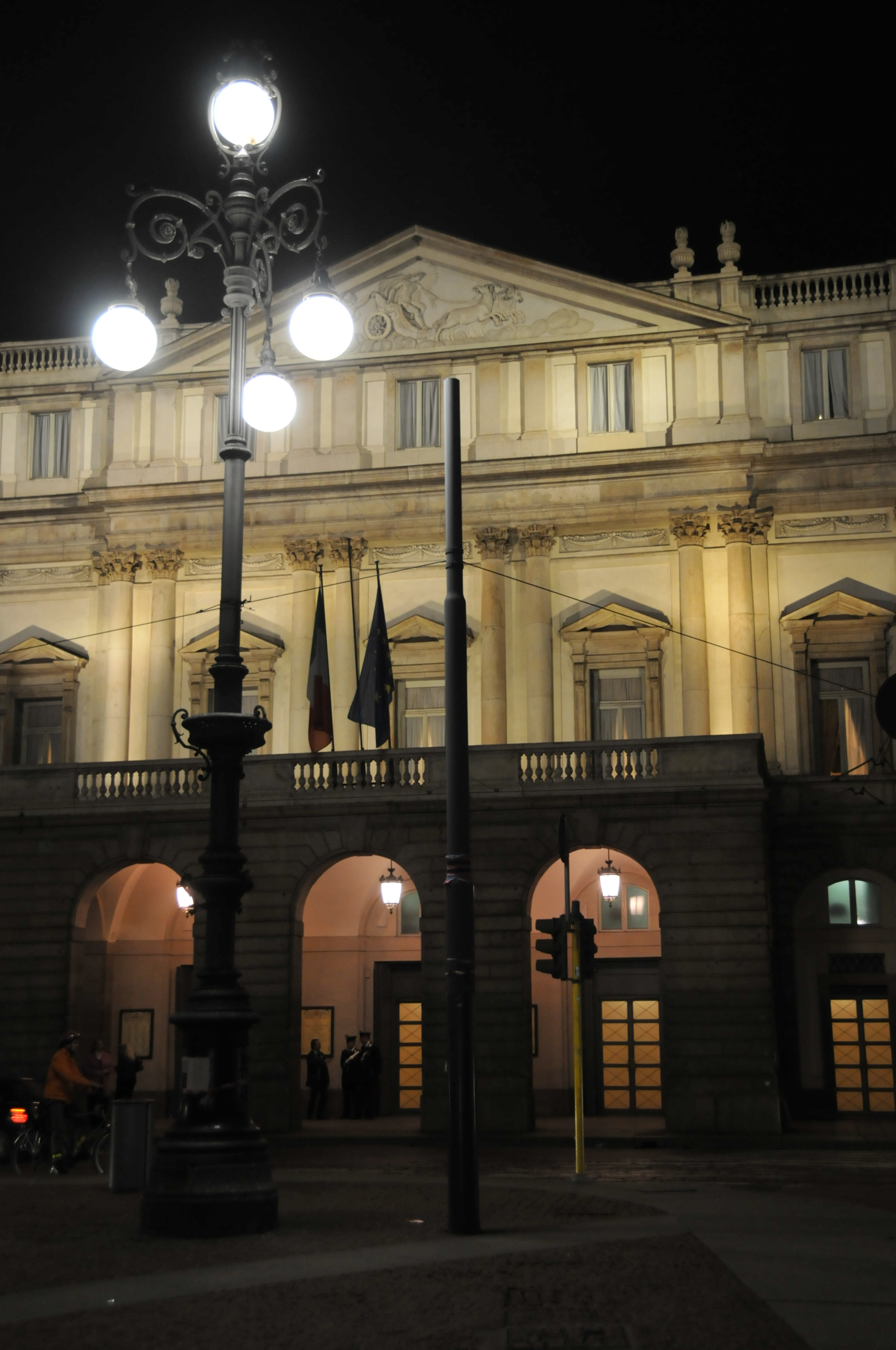 Nikon D300 sample photo. Milan, italy photography