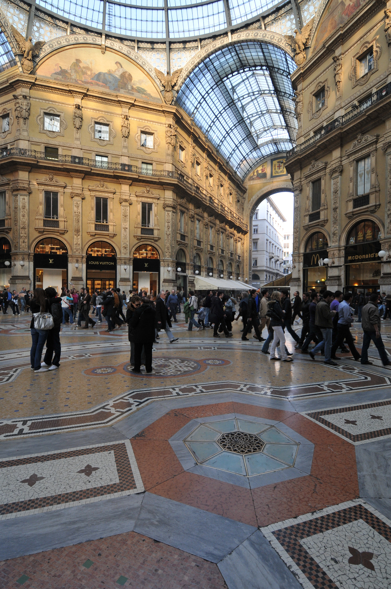 Nikon D300 sample photo. Milan, italy photography