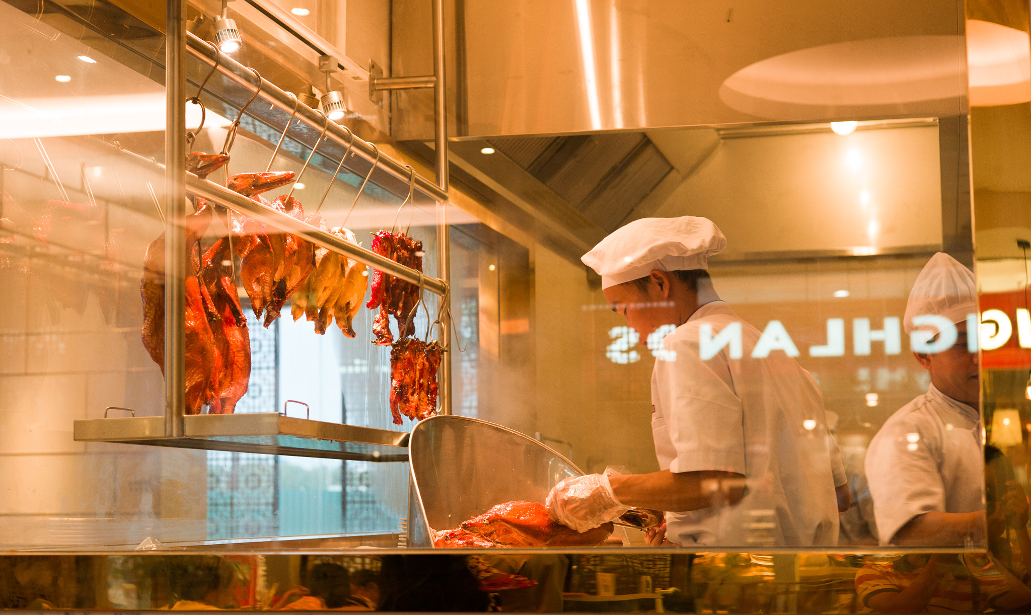 Summicron-M 1:2/50 sample photo. Peking duck photography